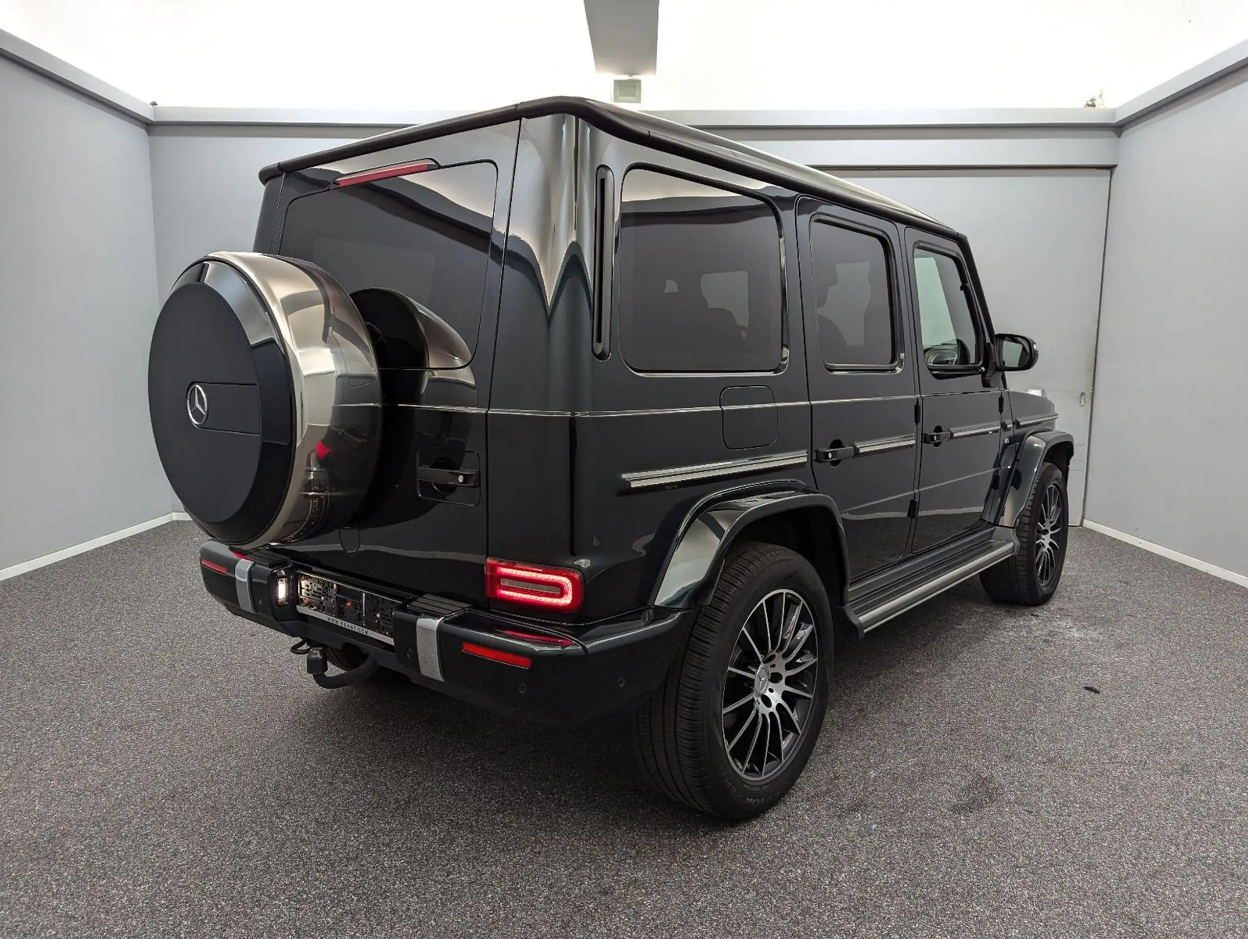 Mercedes-Benz - G 500