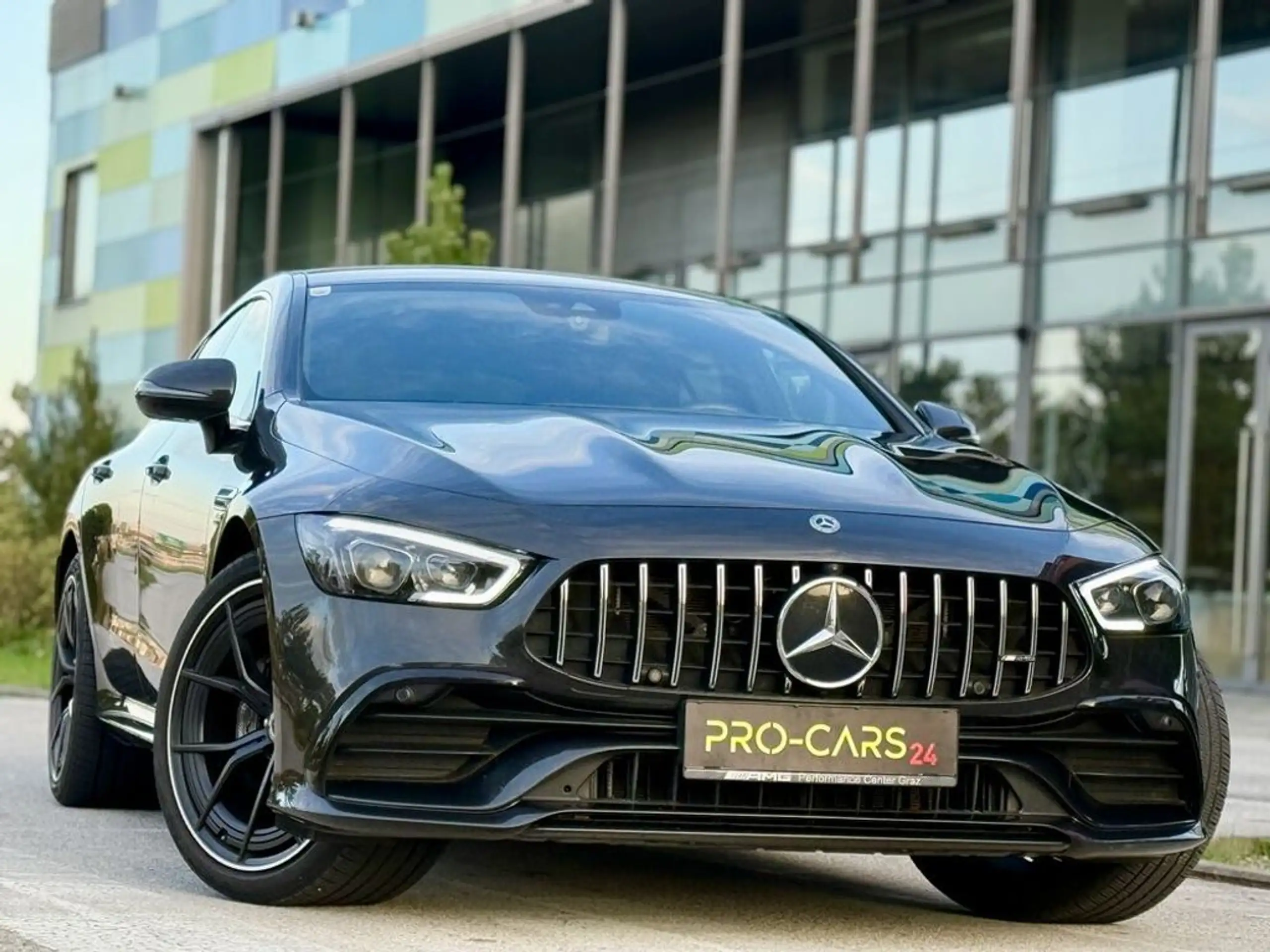 Mercedes-Benz - AMG GT