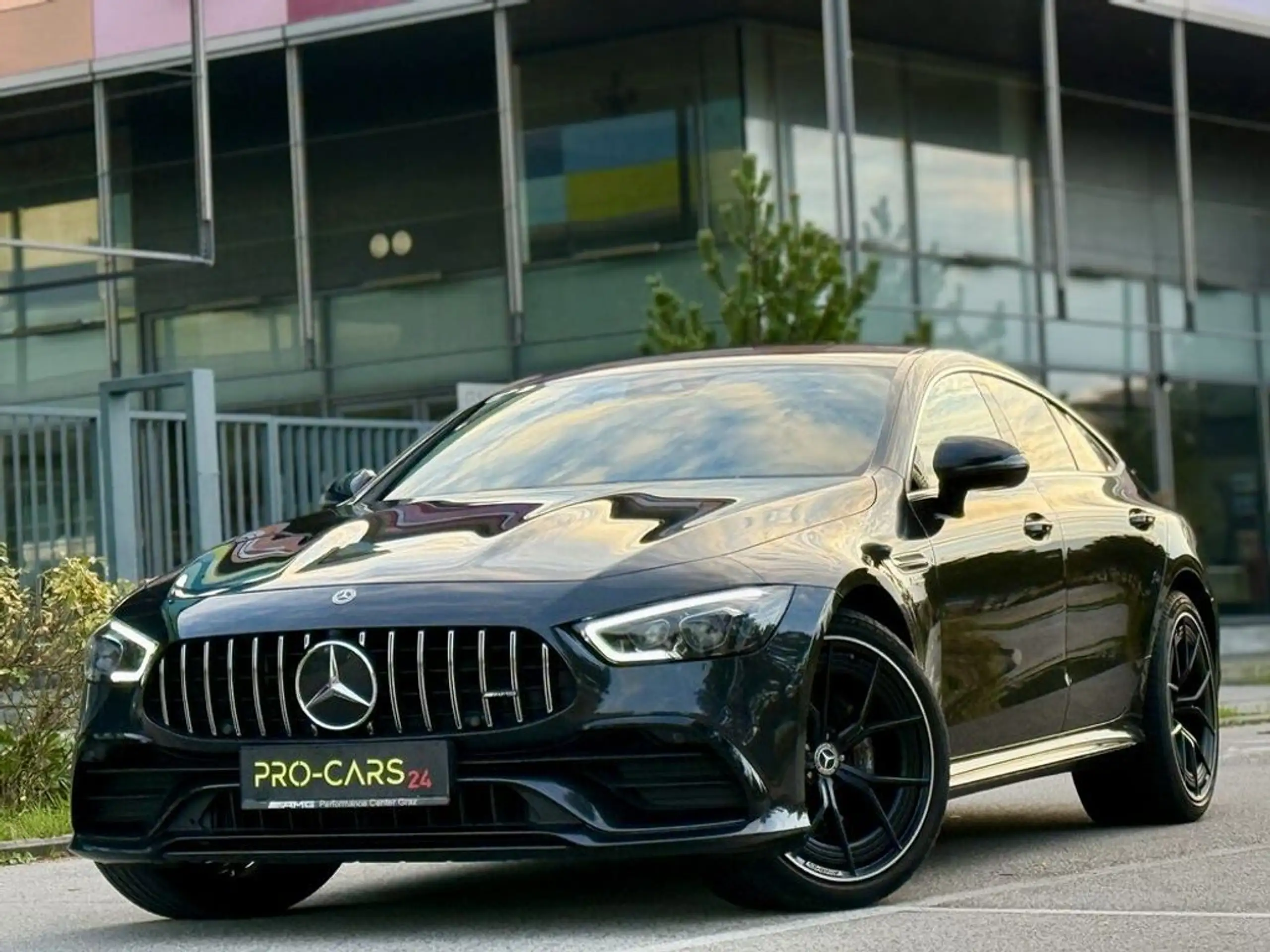 Mercedes-Benz - AMG GT