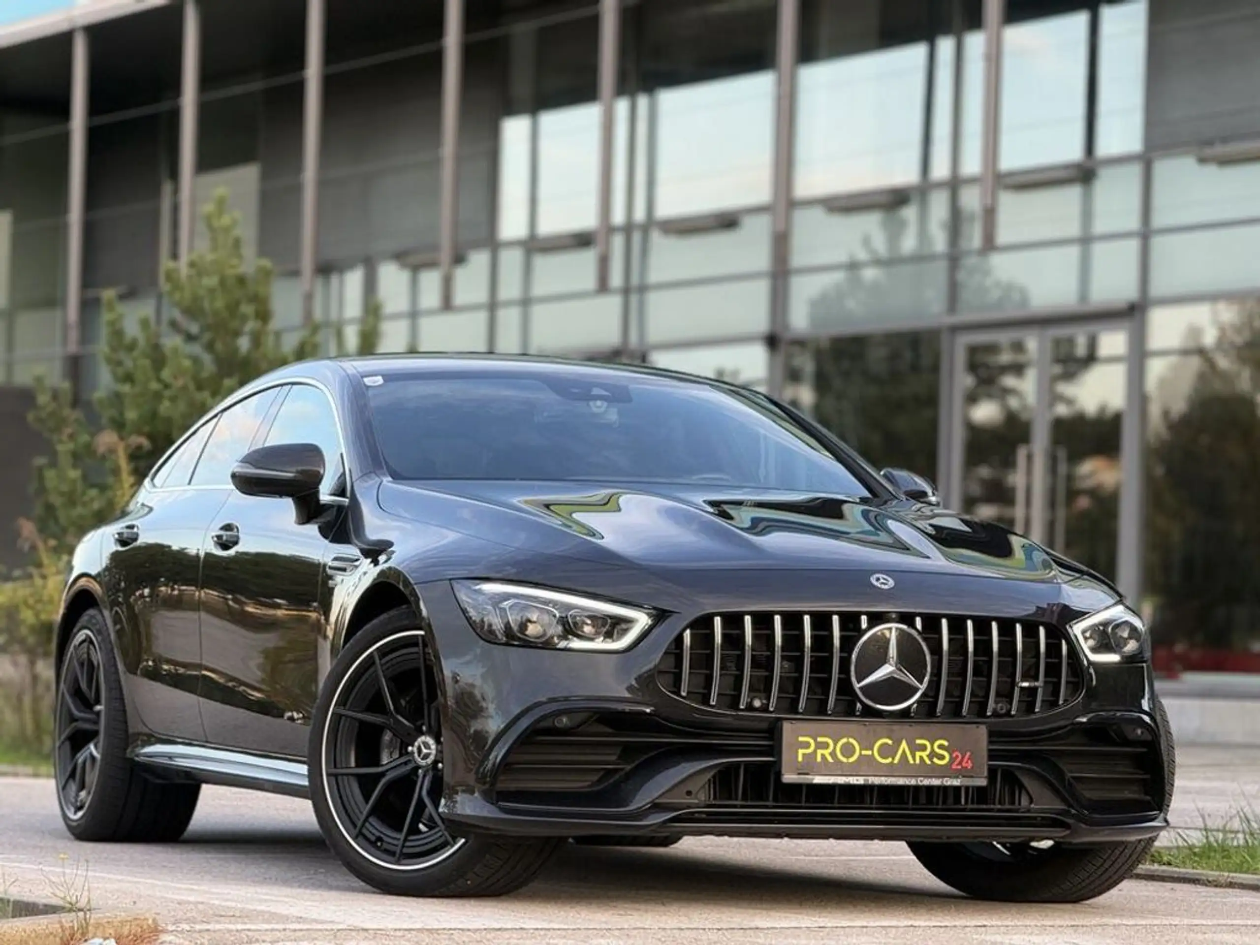 Mercedes-Benz - AMG GT