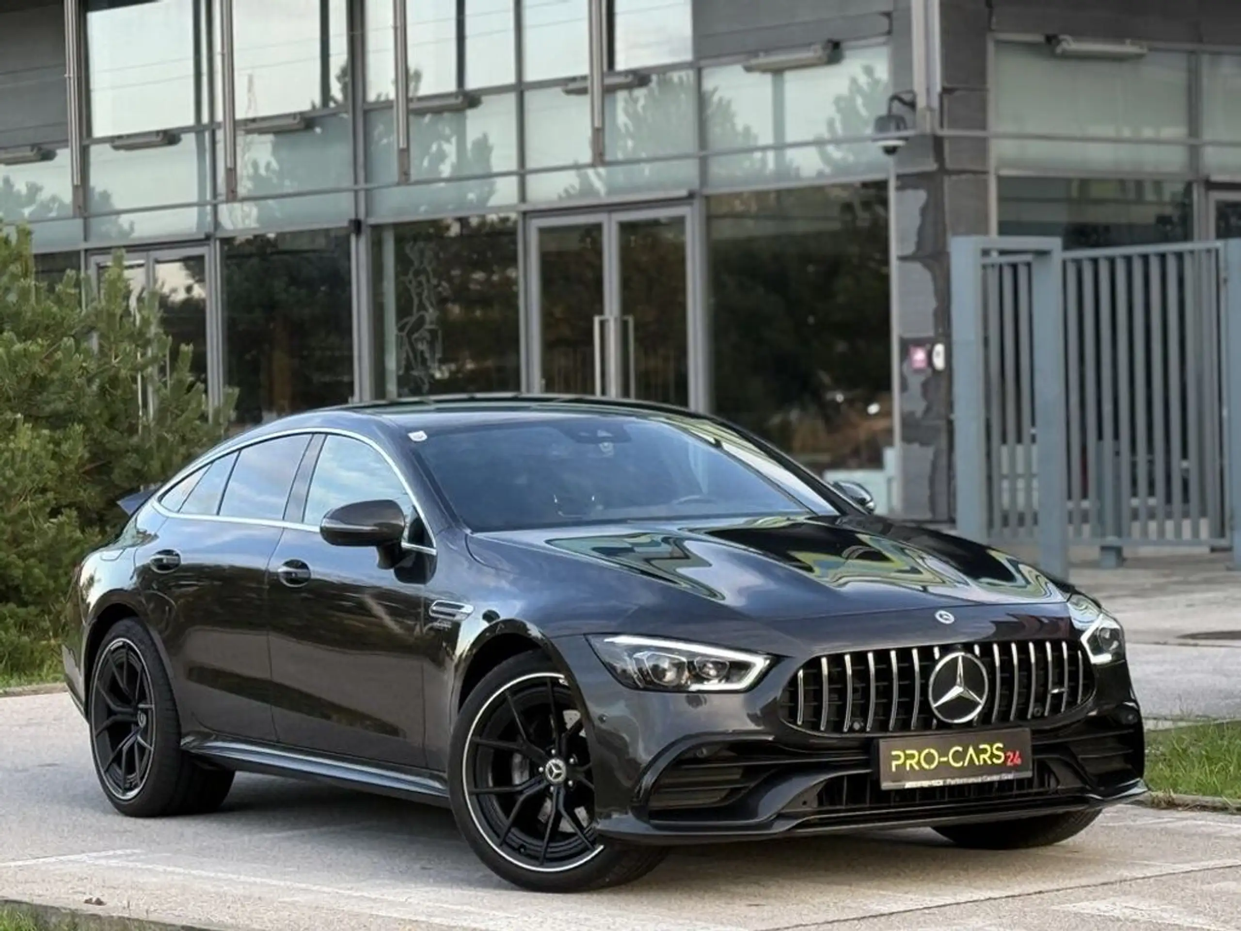 Mercedes-Benz - AMG GT