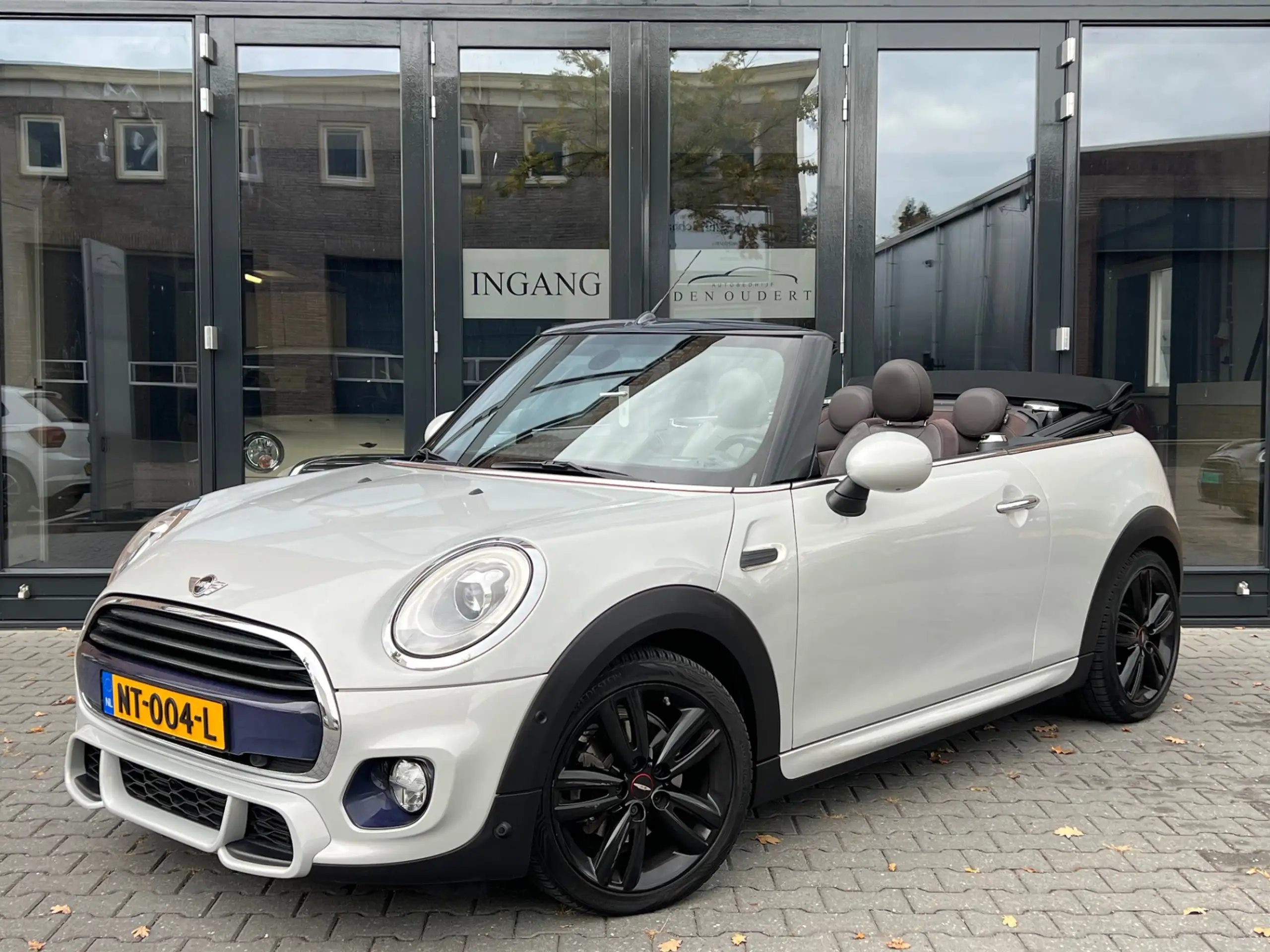 MINI - John Cooper Works Cabrio