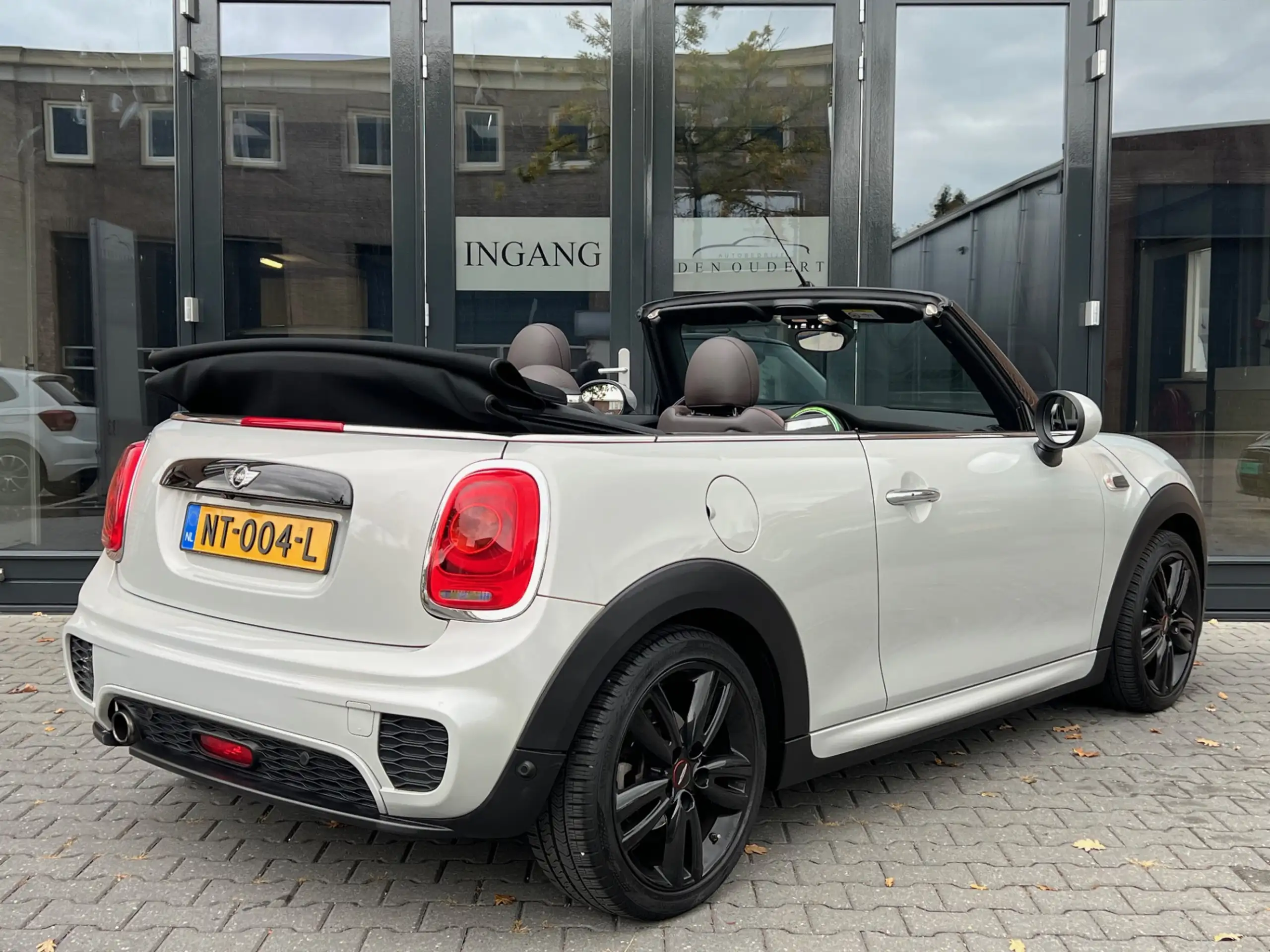 MINI - John Cooper Works Cabrio