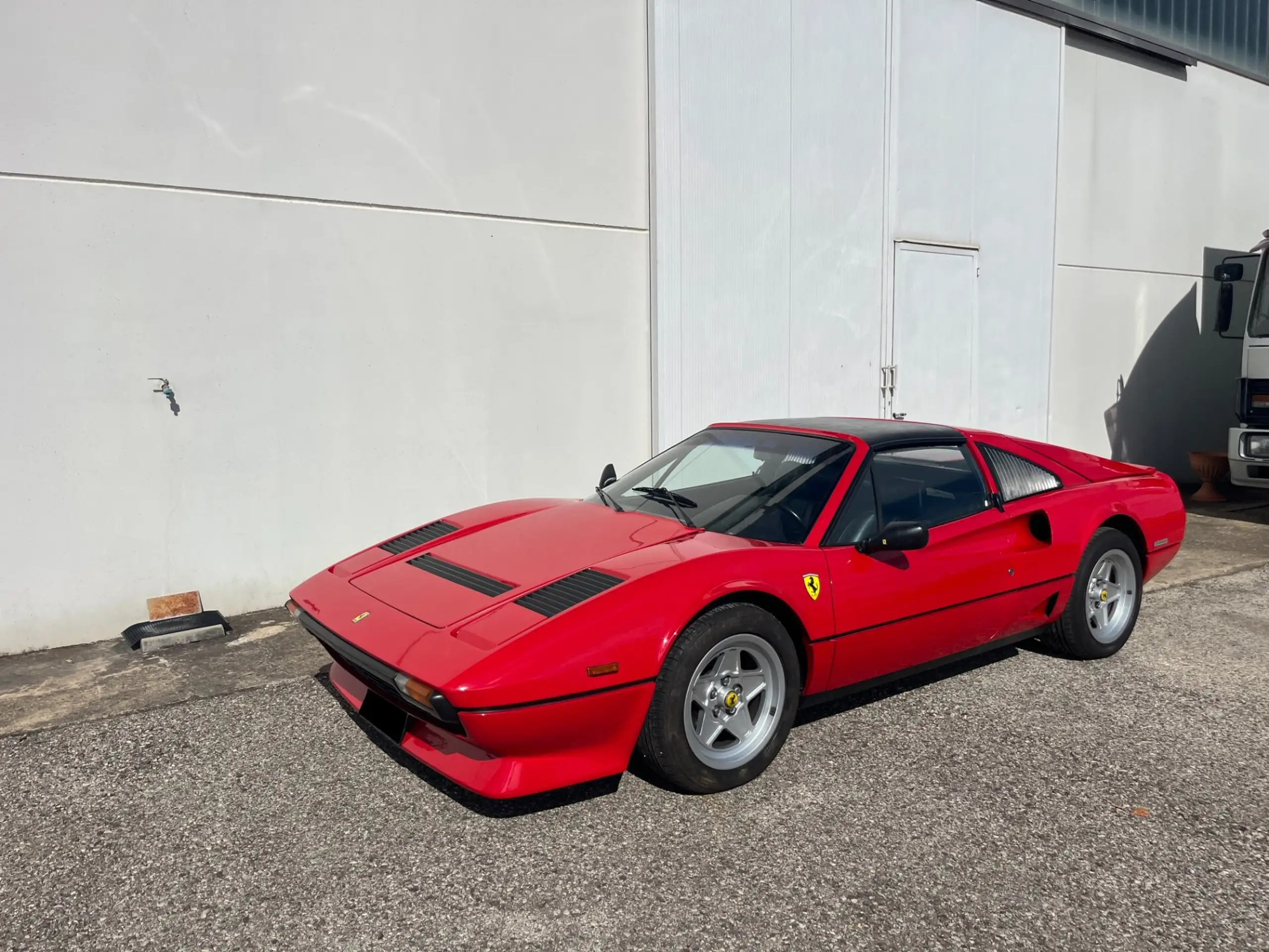 Ferrari - 208