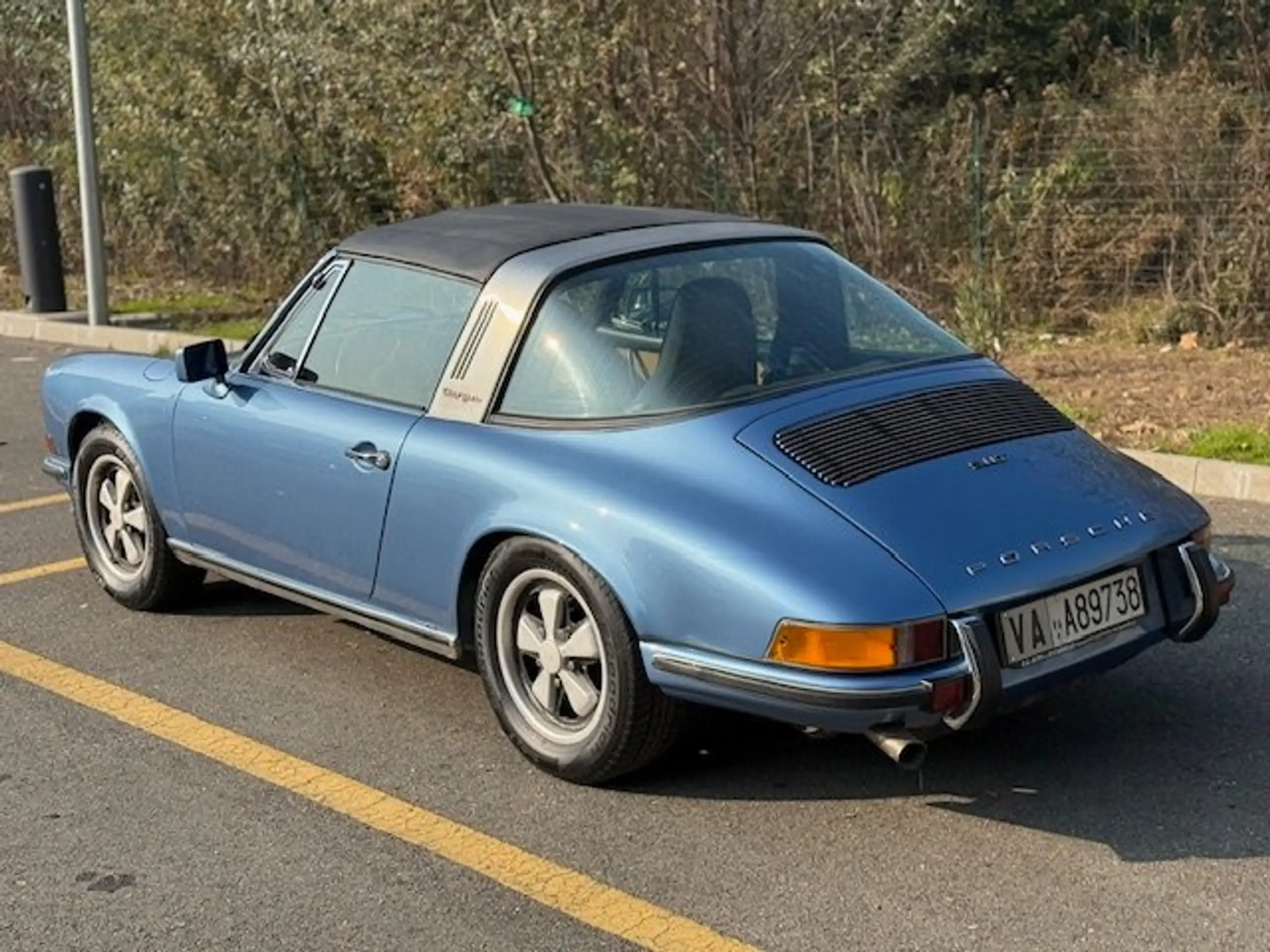 Porsche - 911