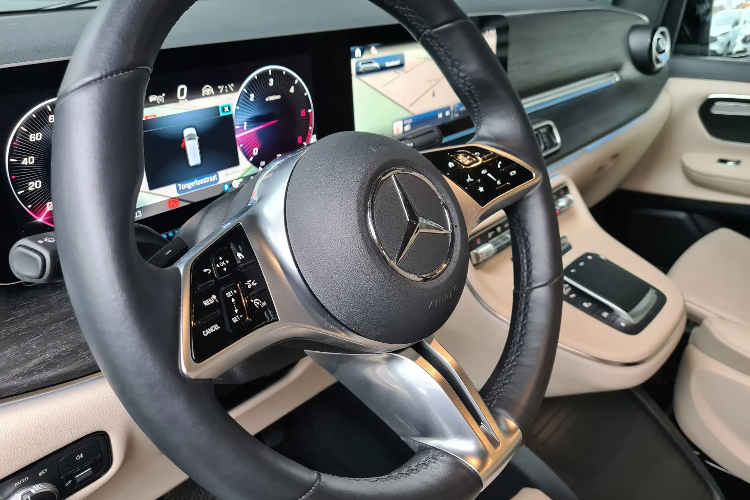 Mercedes-Benz - V 300