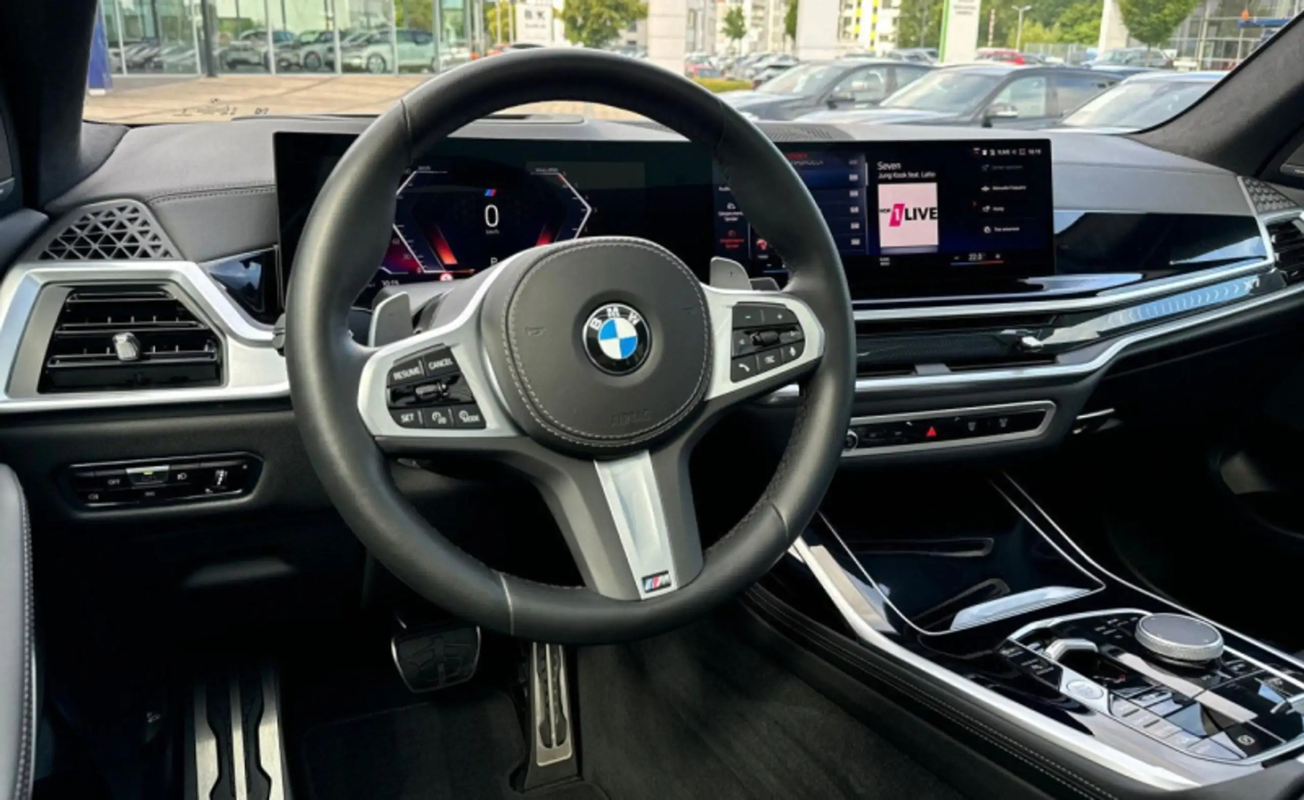 BMW - X7