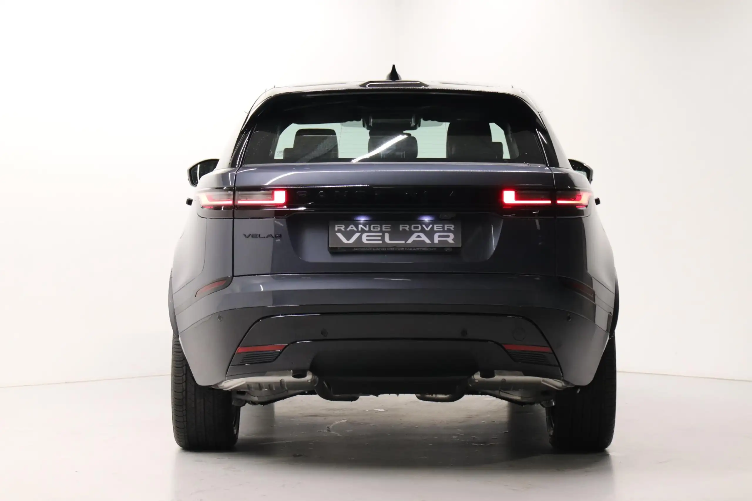 Land Rover - Range Rover Velar