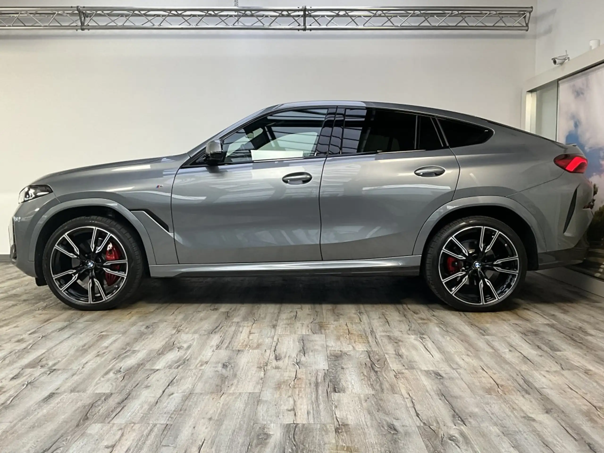 BMW - X6