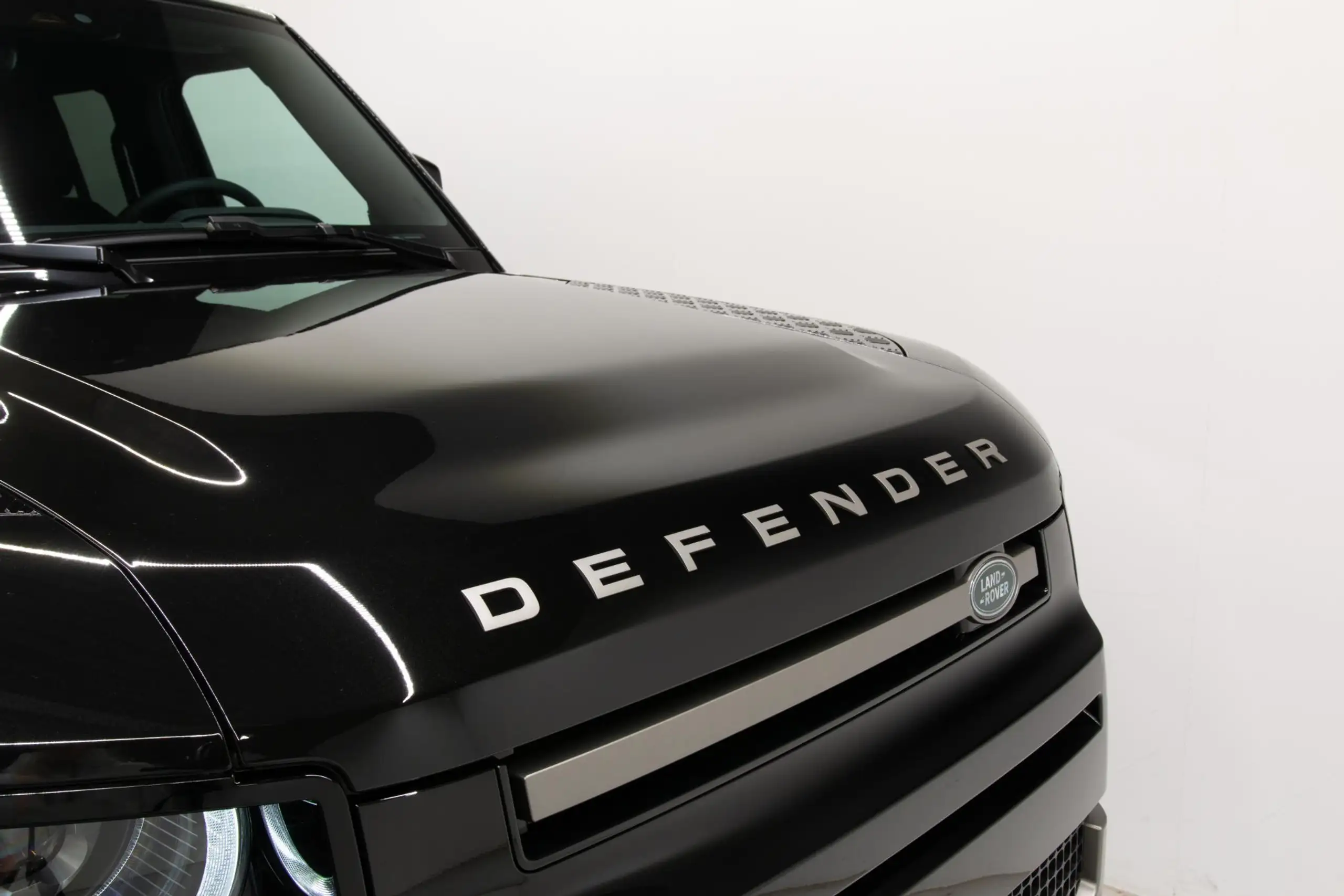 Land Rover - Defender