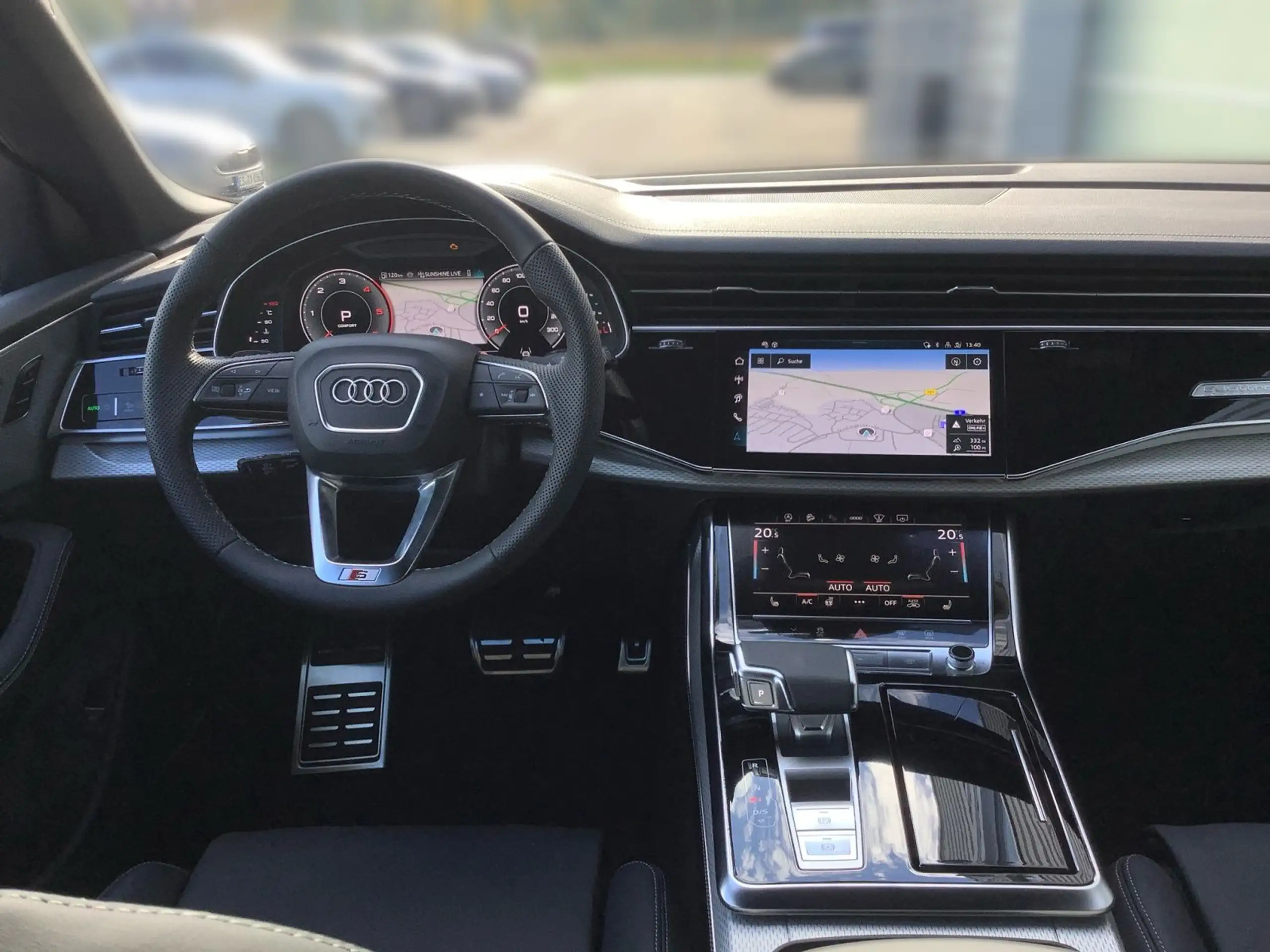 Audi - Q8