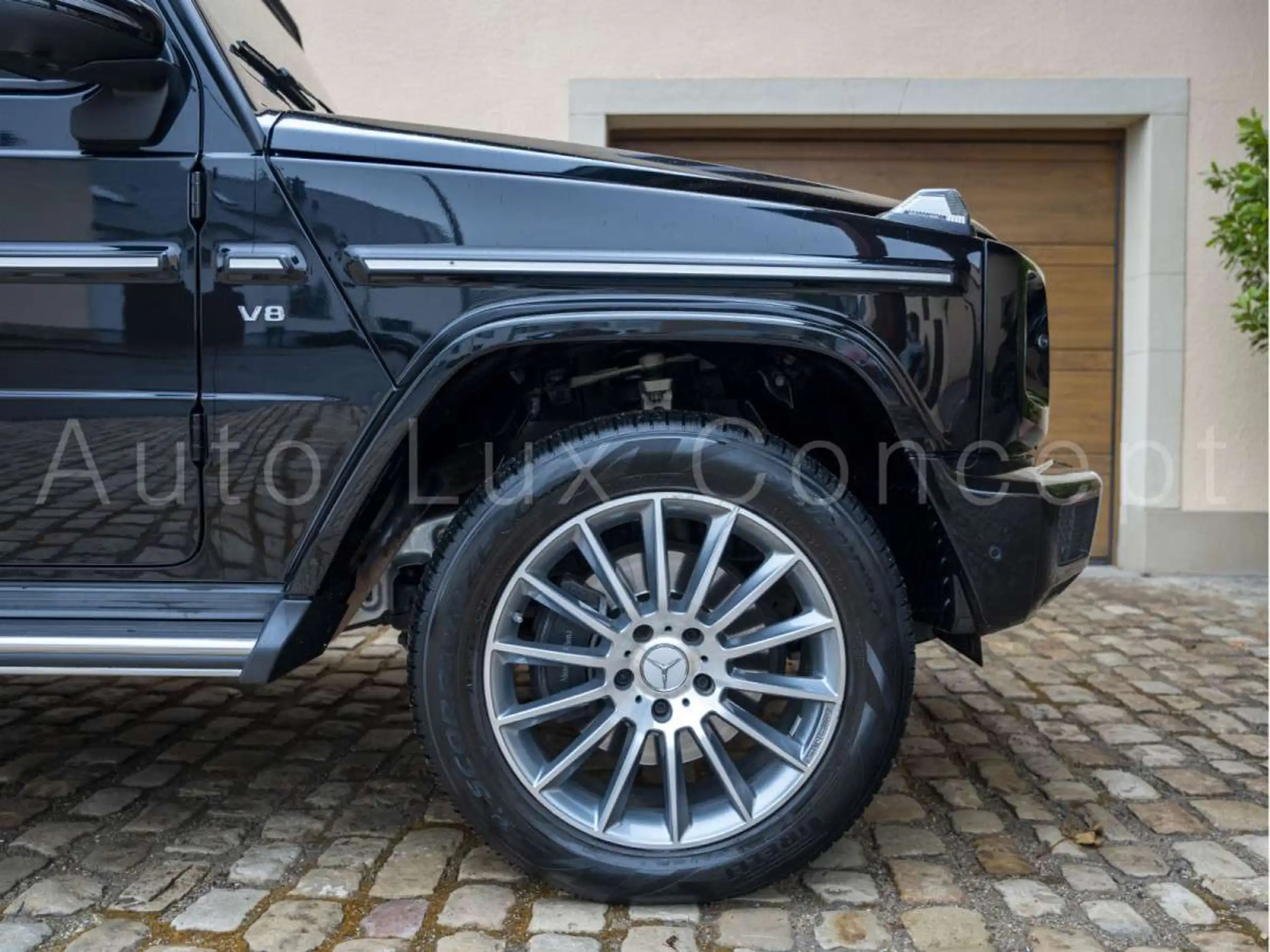 Mercedes-Benz - G 500