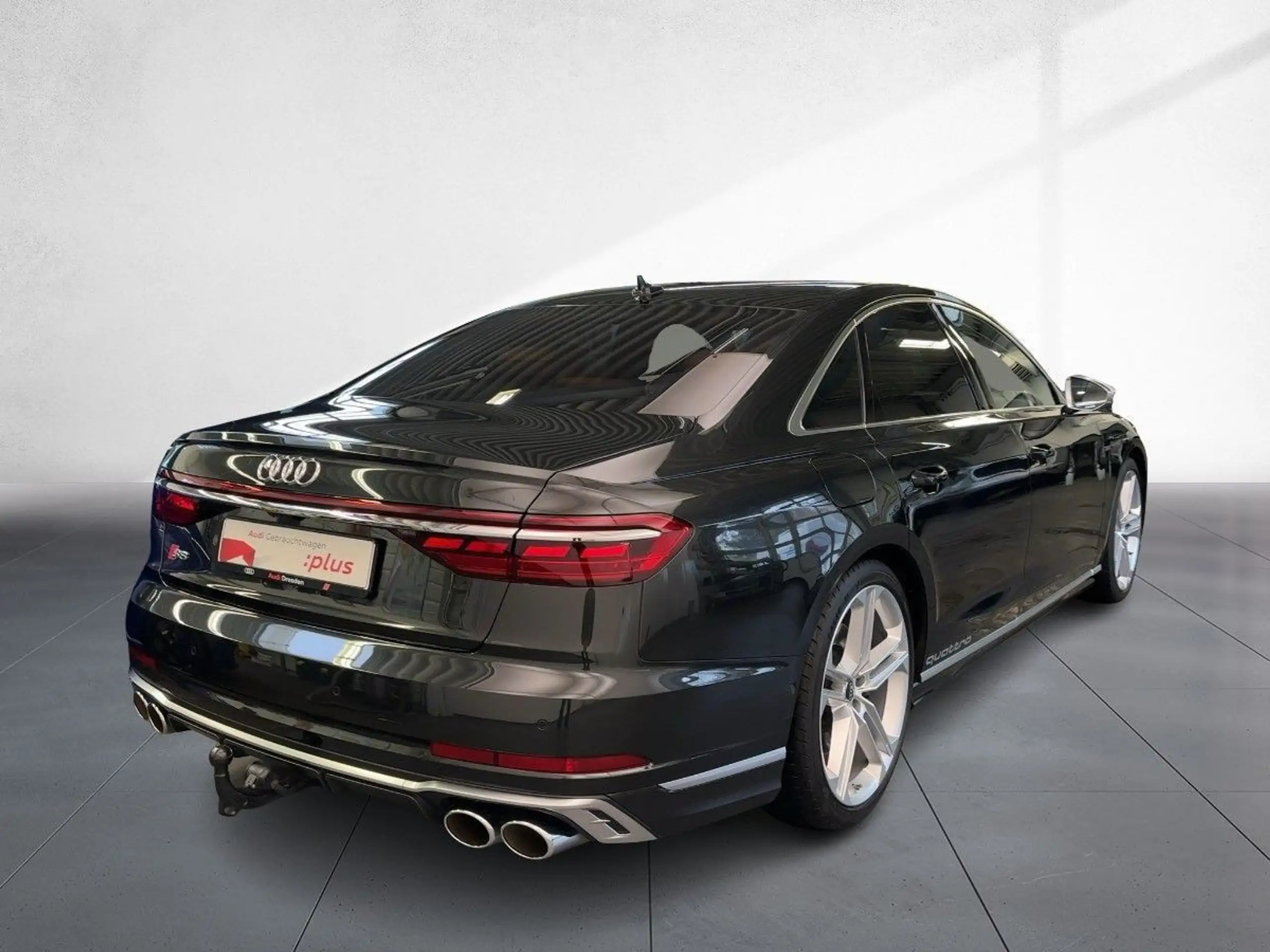 Audi - S8