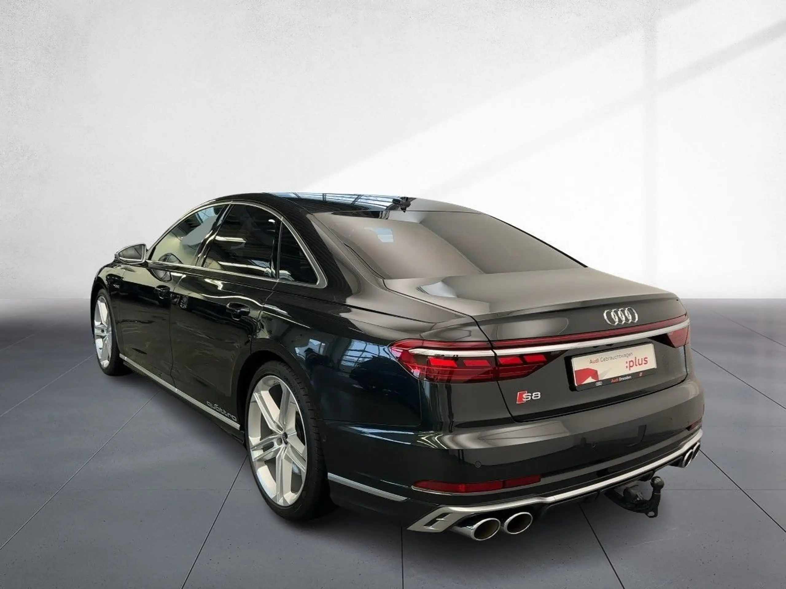 Audi - S8