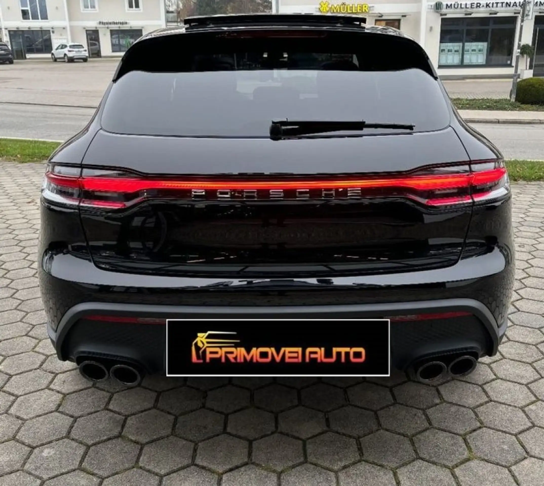 Porsche - Macan