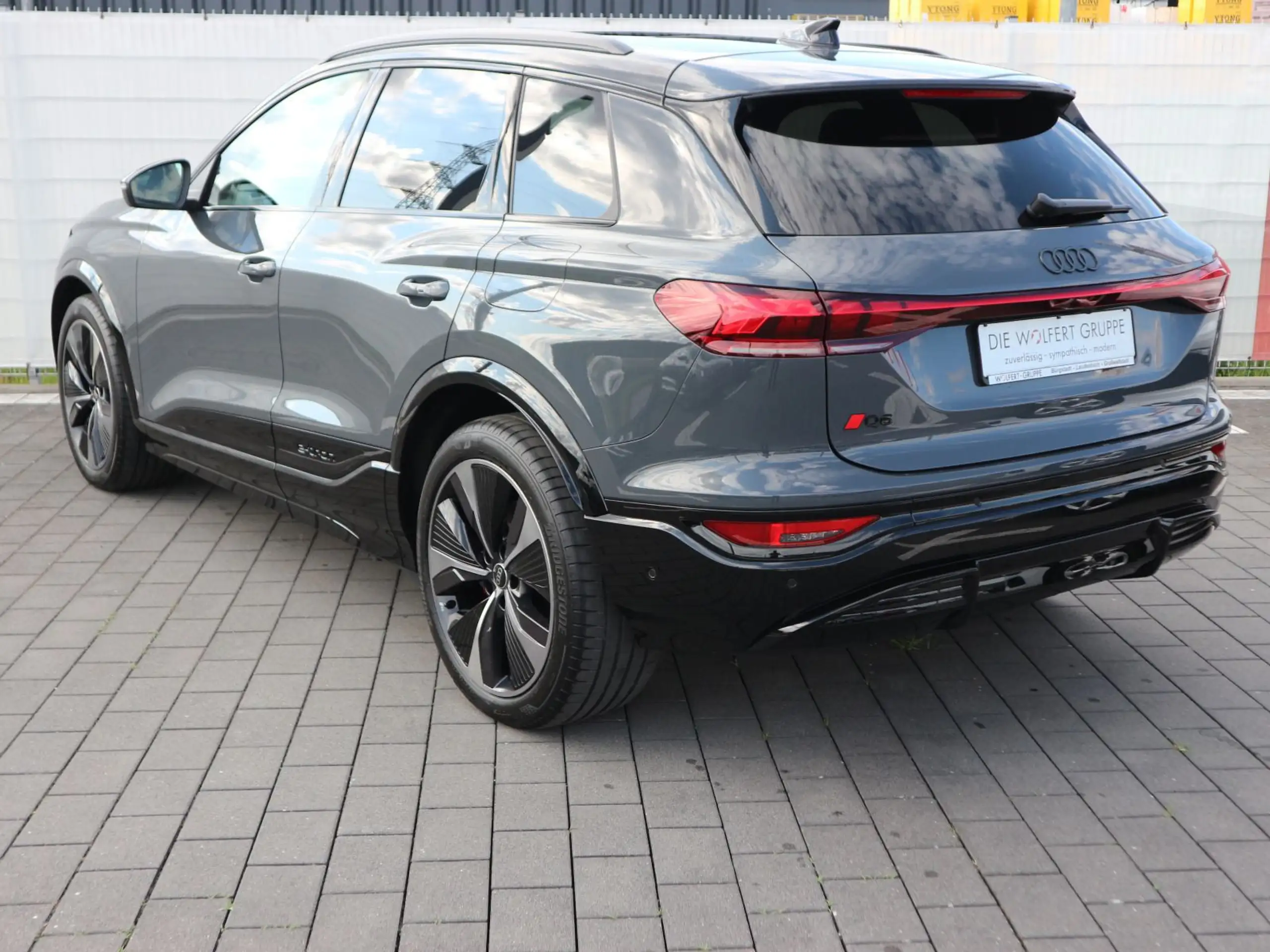 Audi - Q6