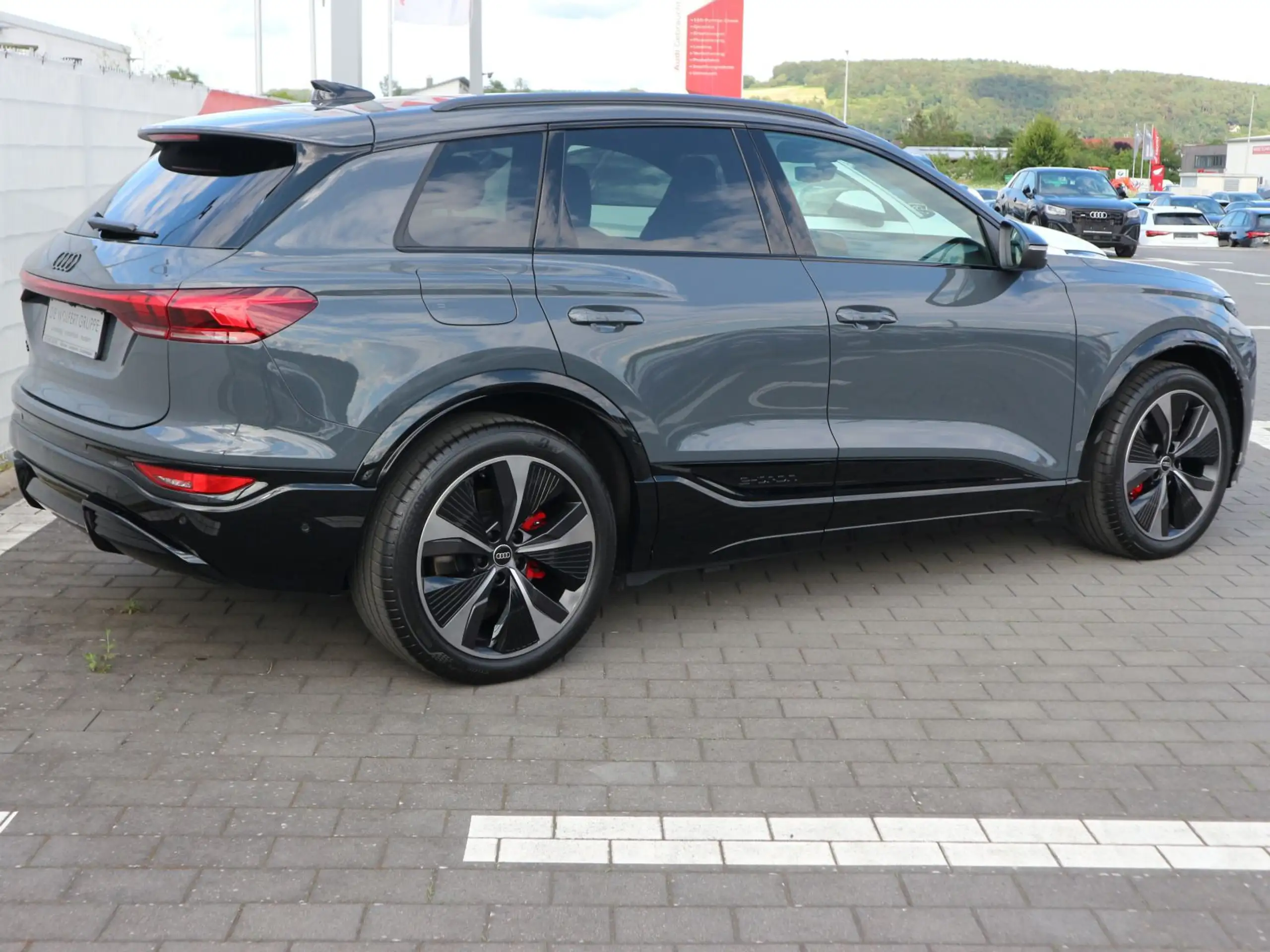 Audi - Q6