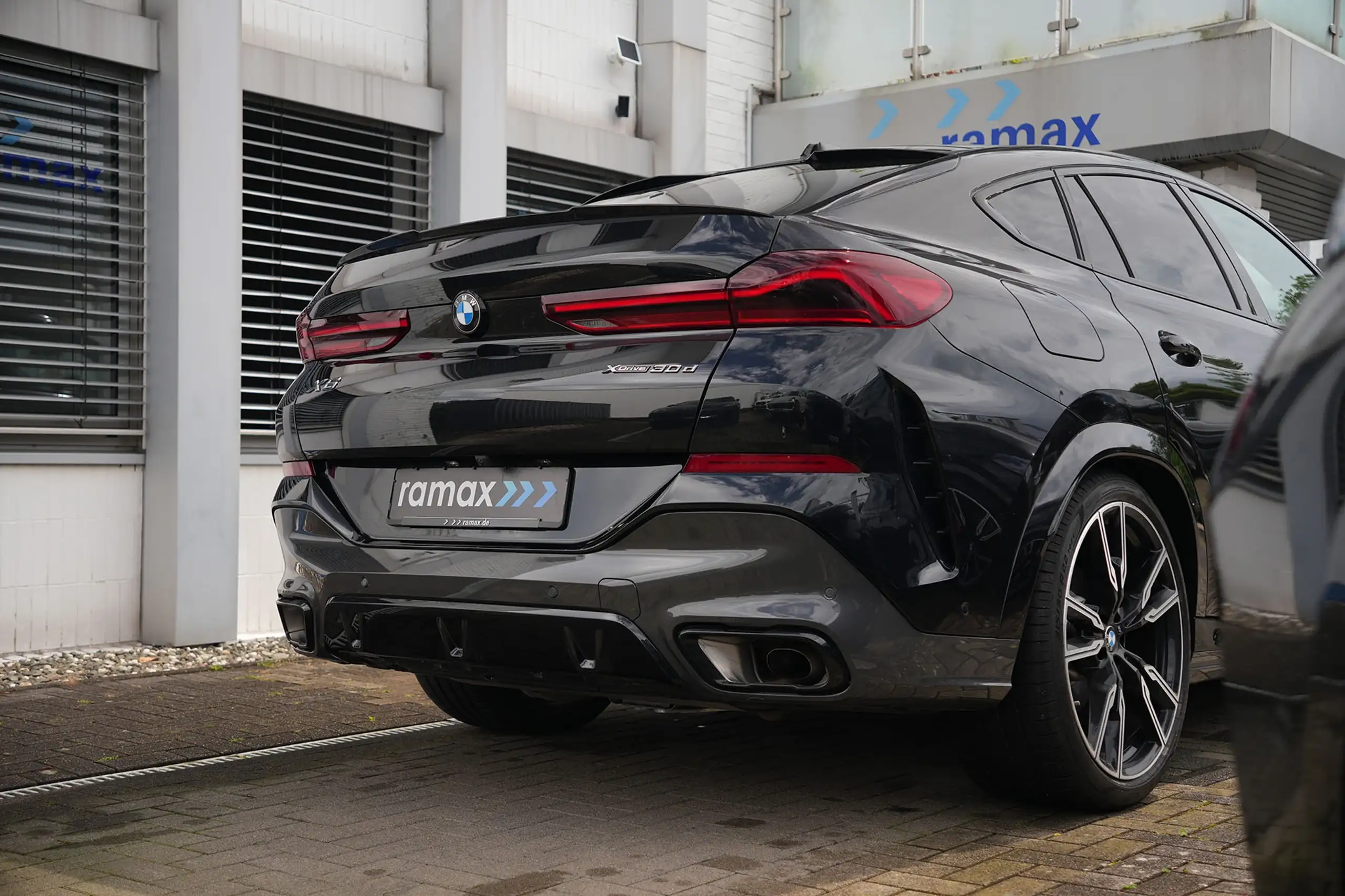 BMW - X6