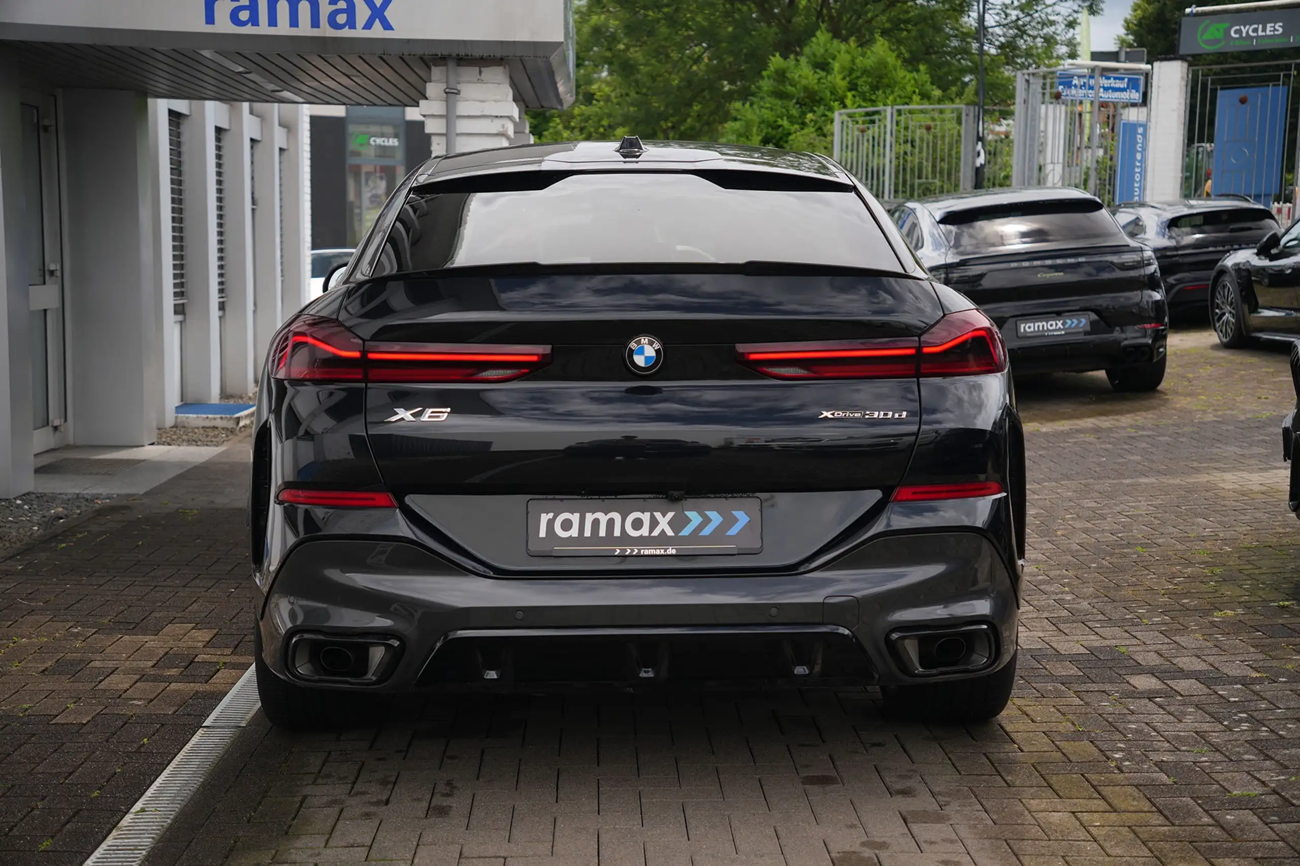 BMW - X6