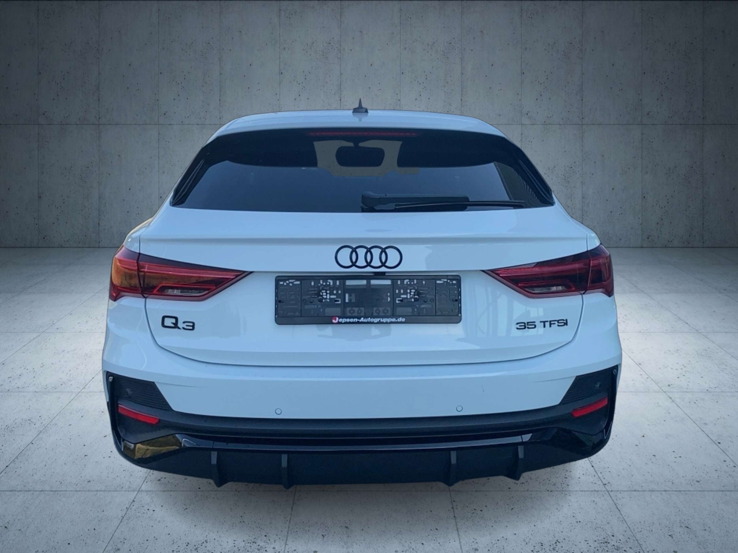 Audi - Q3