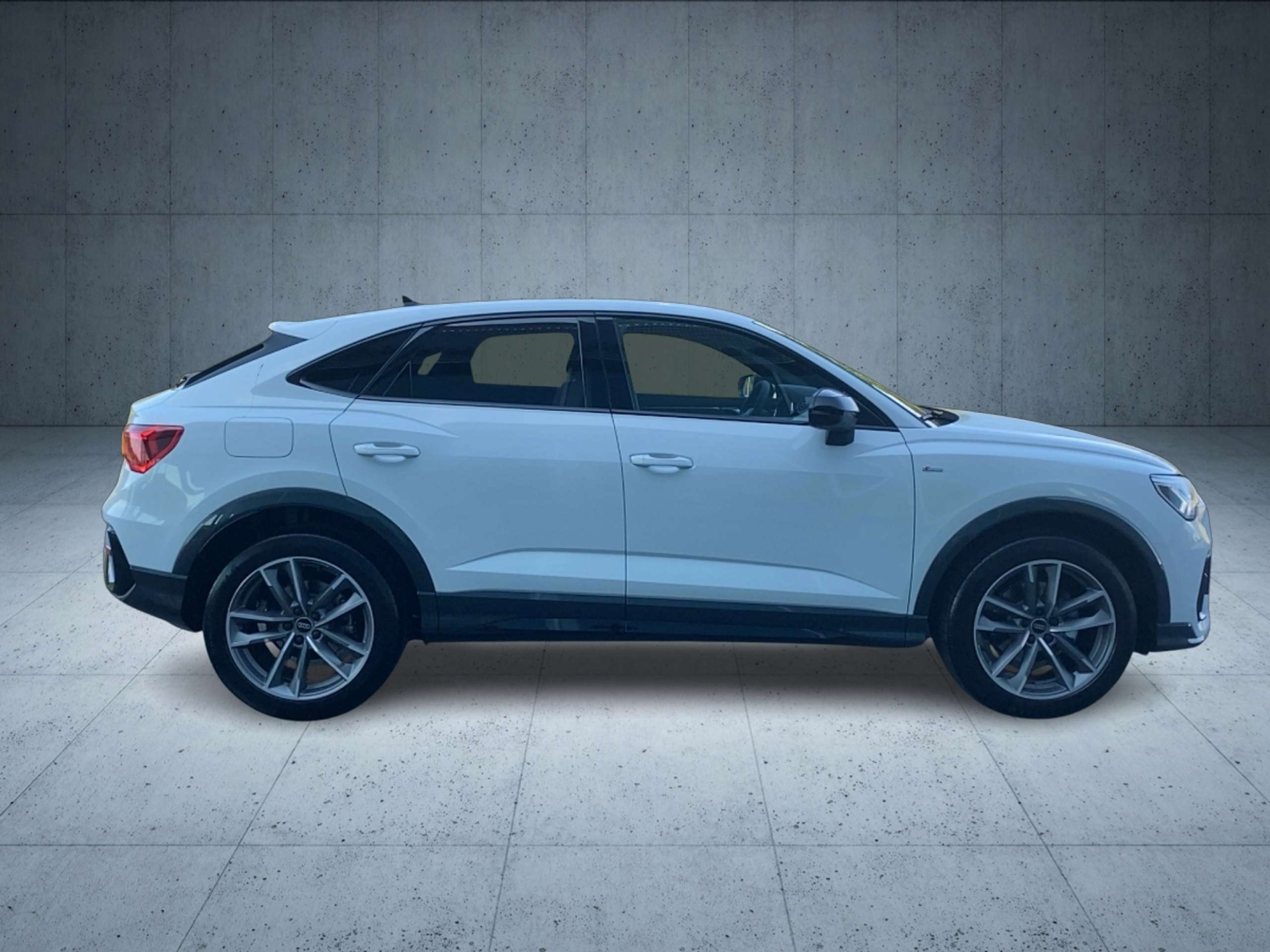 Audi - Q3