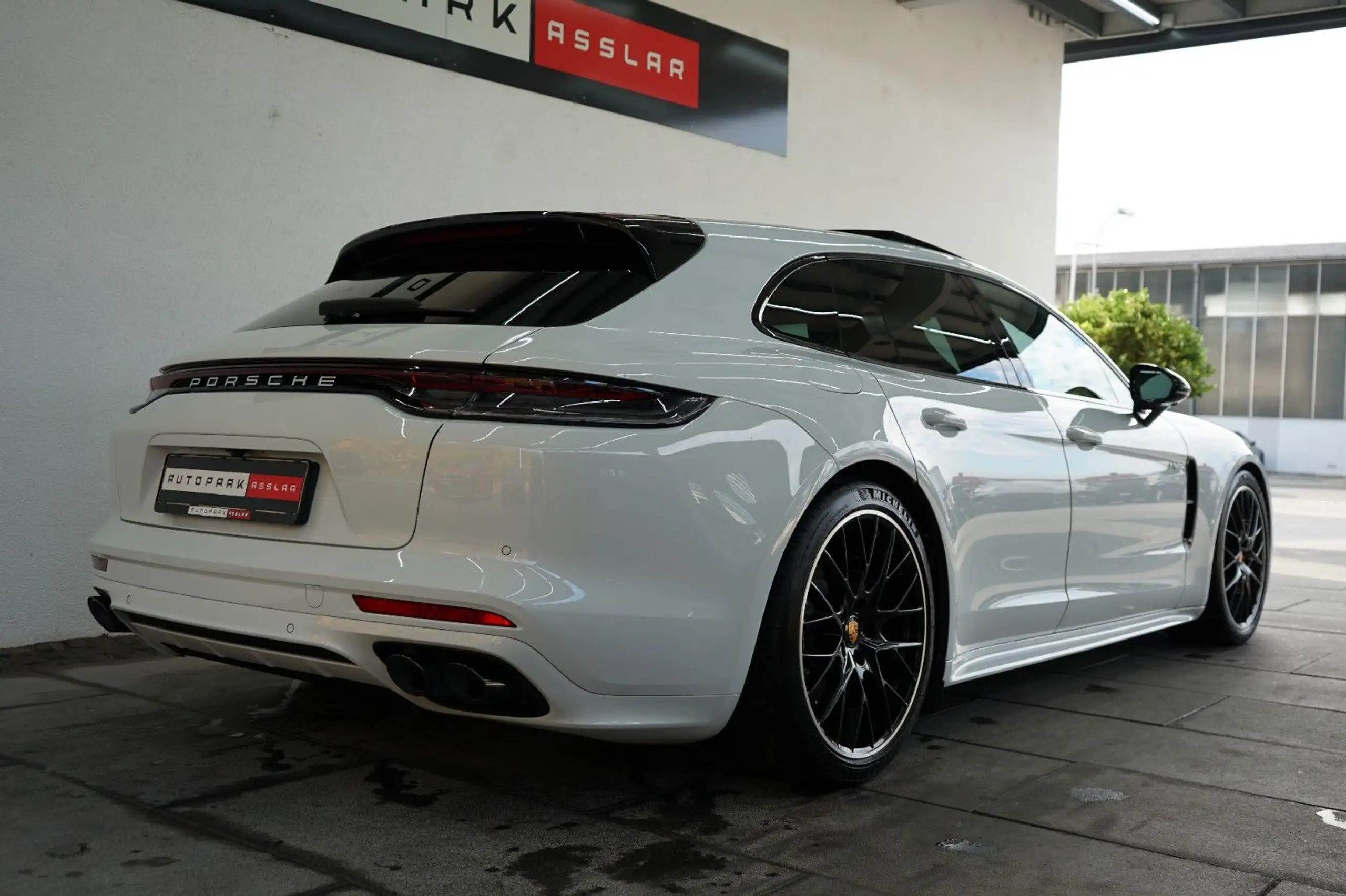 Porsche - Panamera