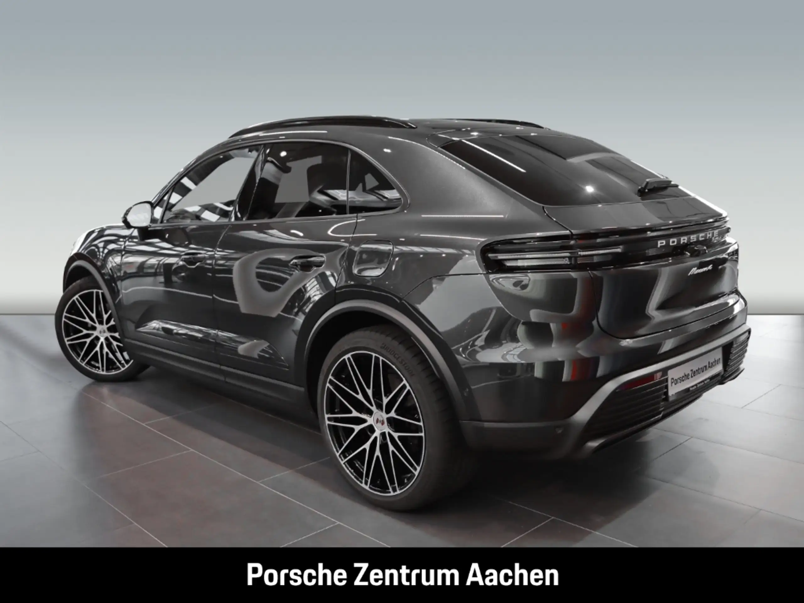 Porsche - Macan