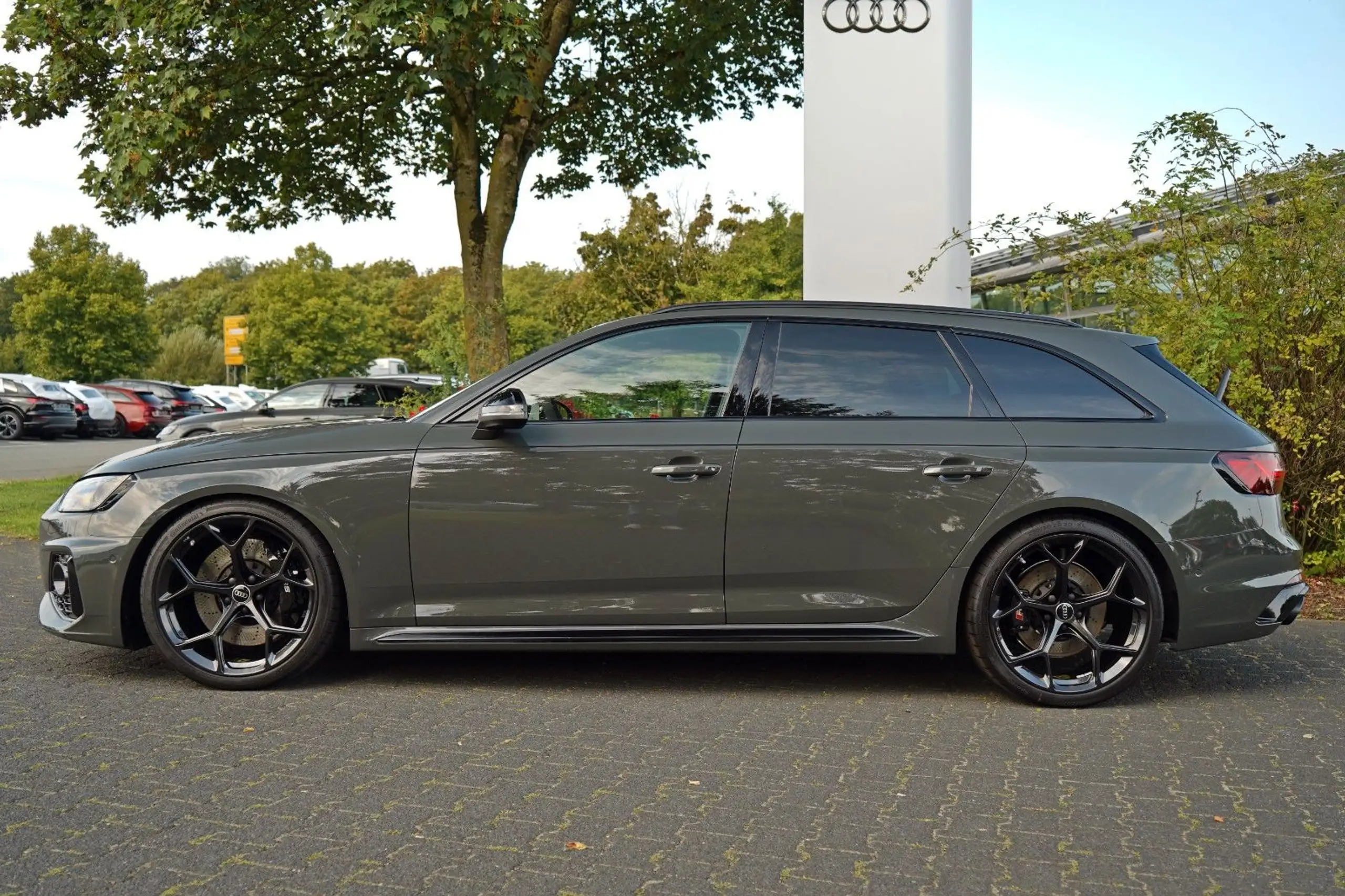 Audi - RS4