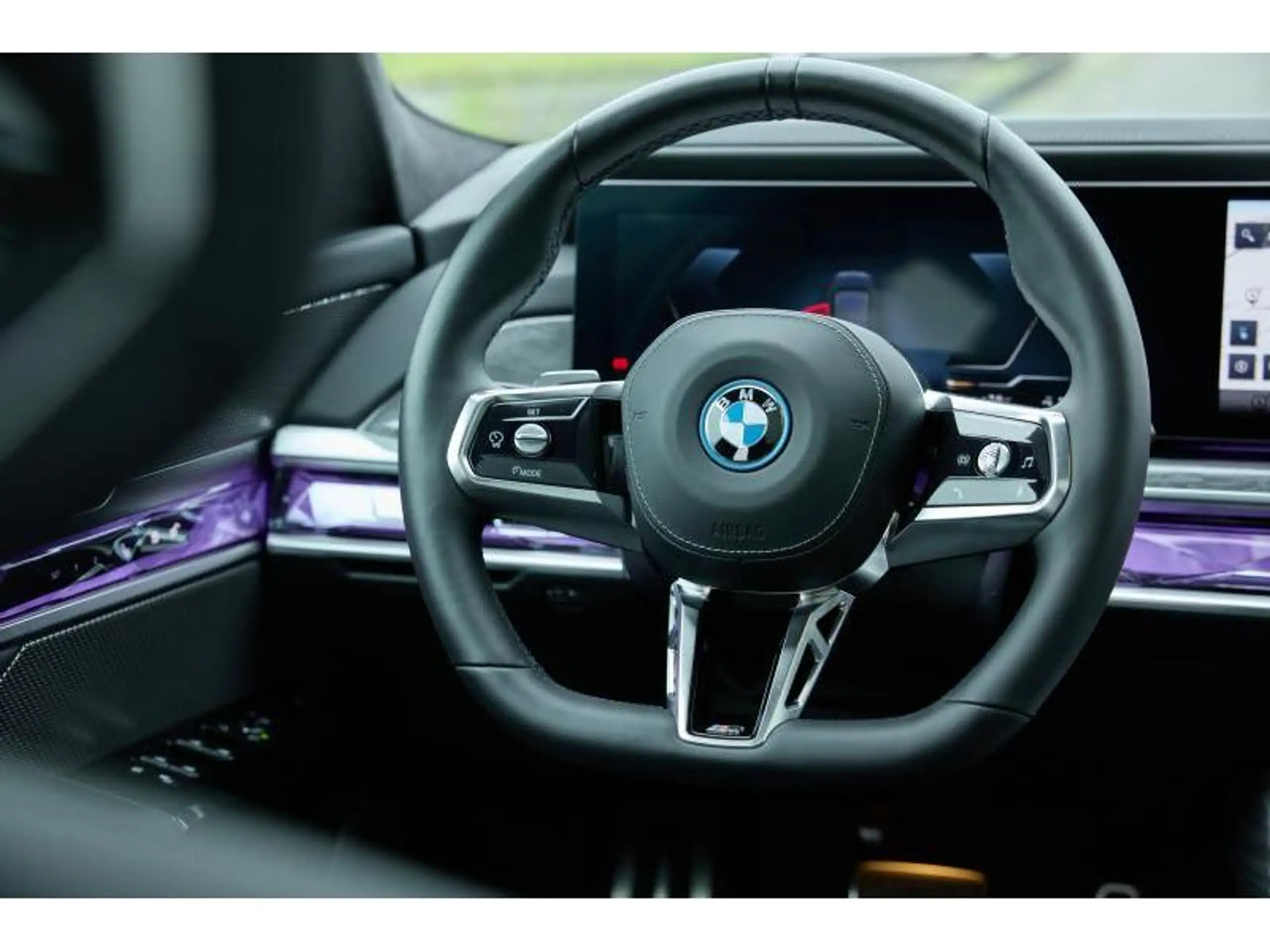 BMW - i7