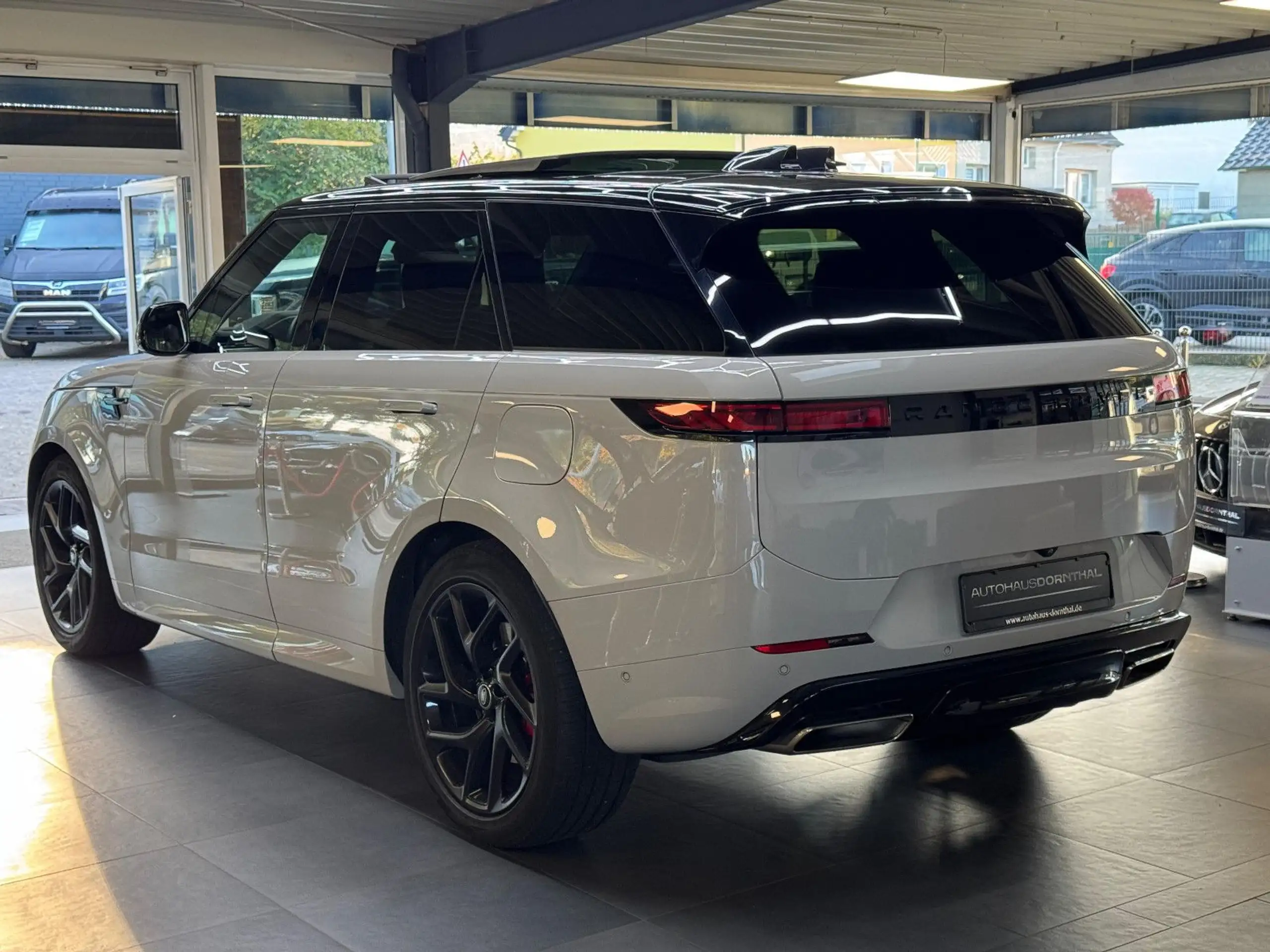 Land Rover - Range Rover Sport