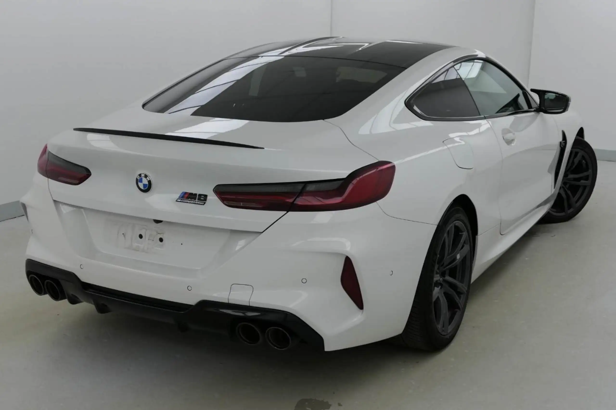 BMW - M8