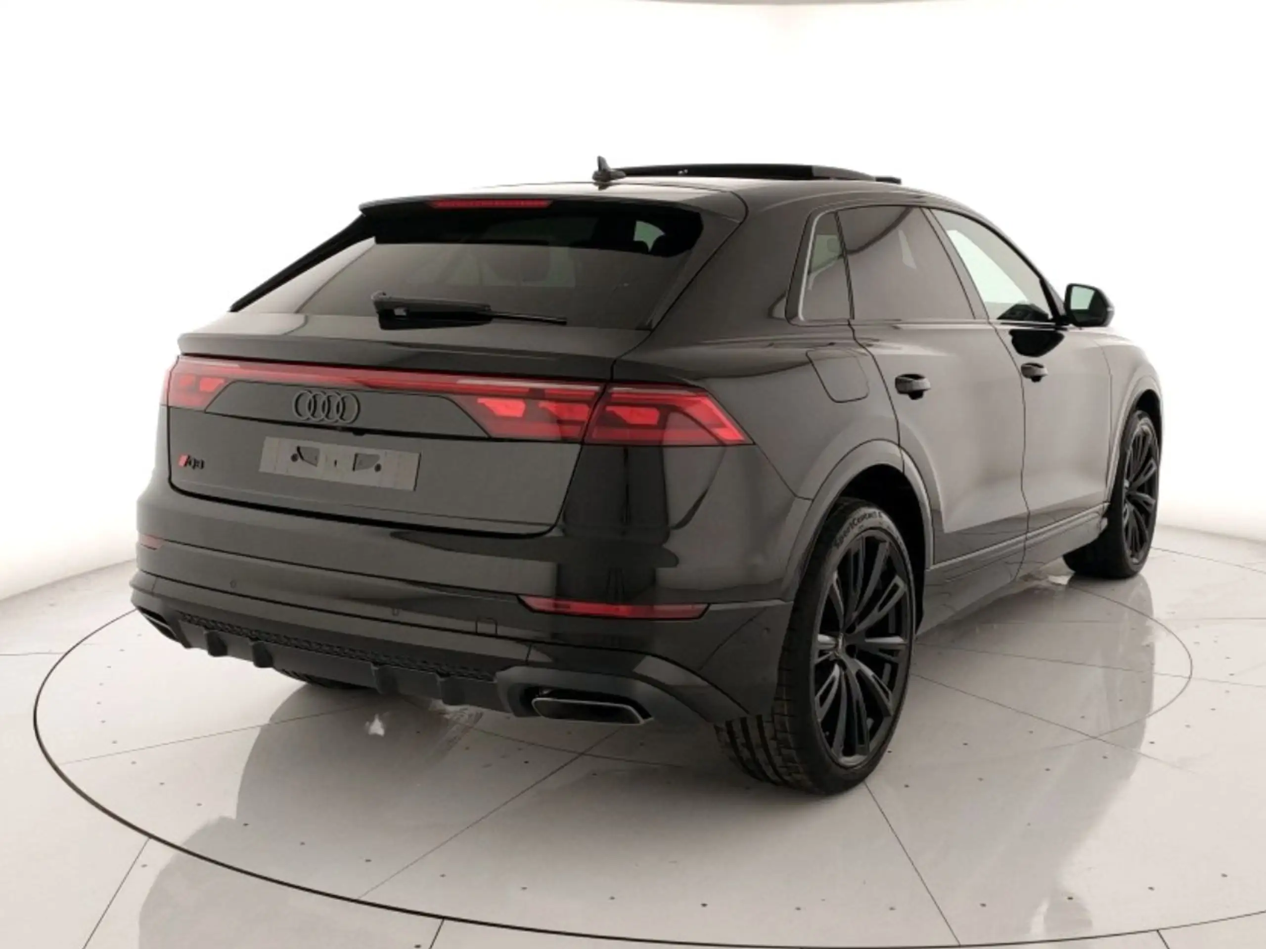 Audi - Q8