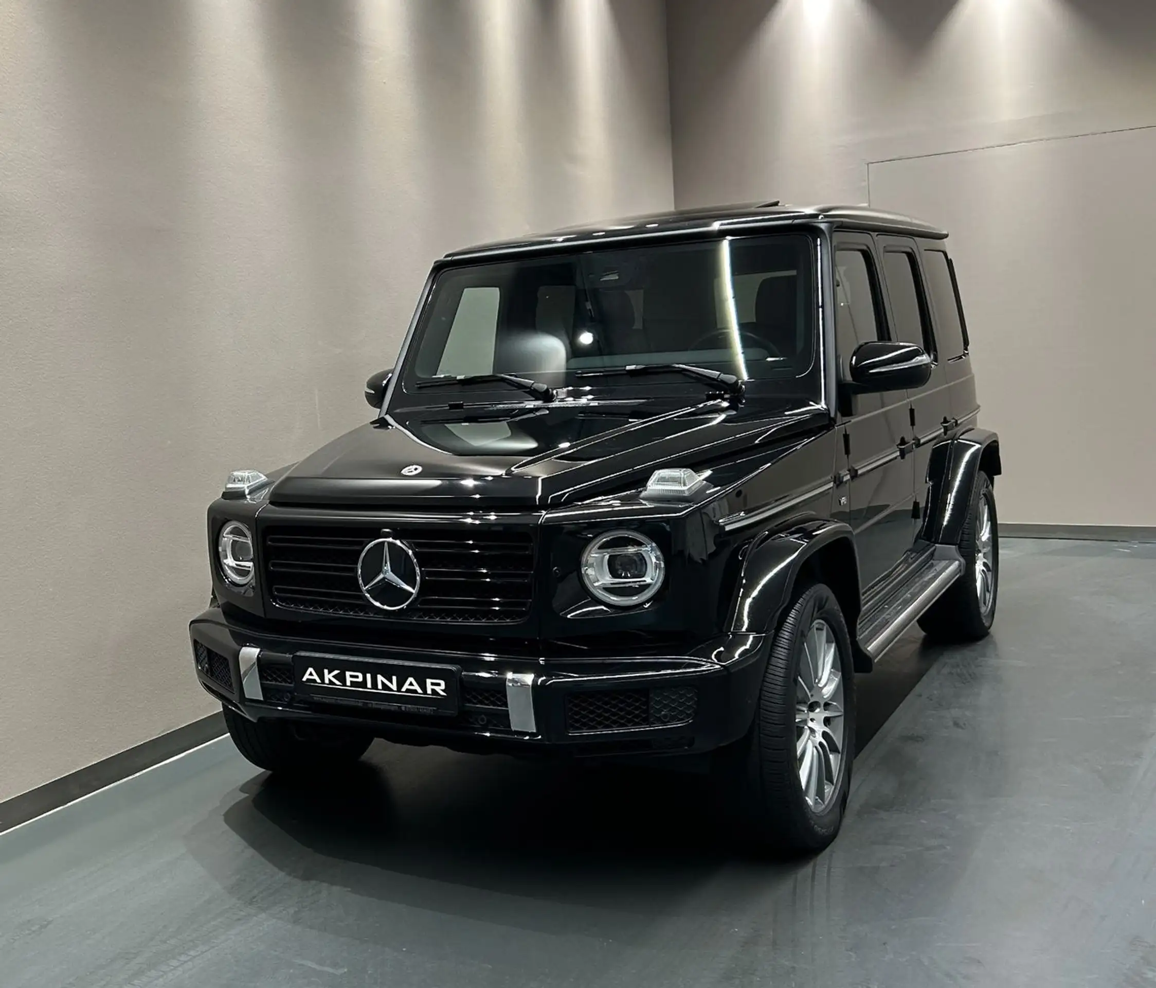 Mercedes-Benz - G 500