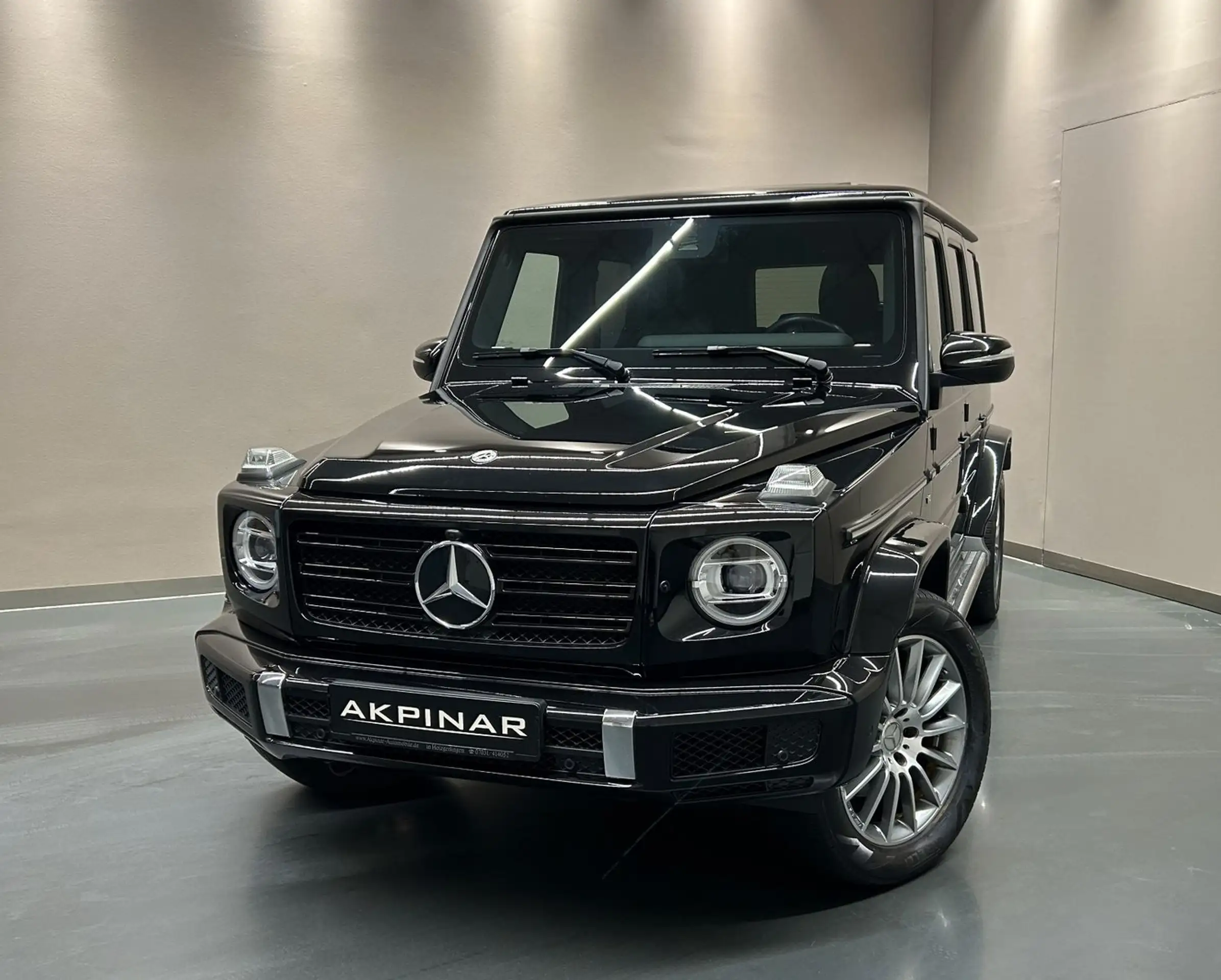 Mercedes-Benz - G 500