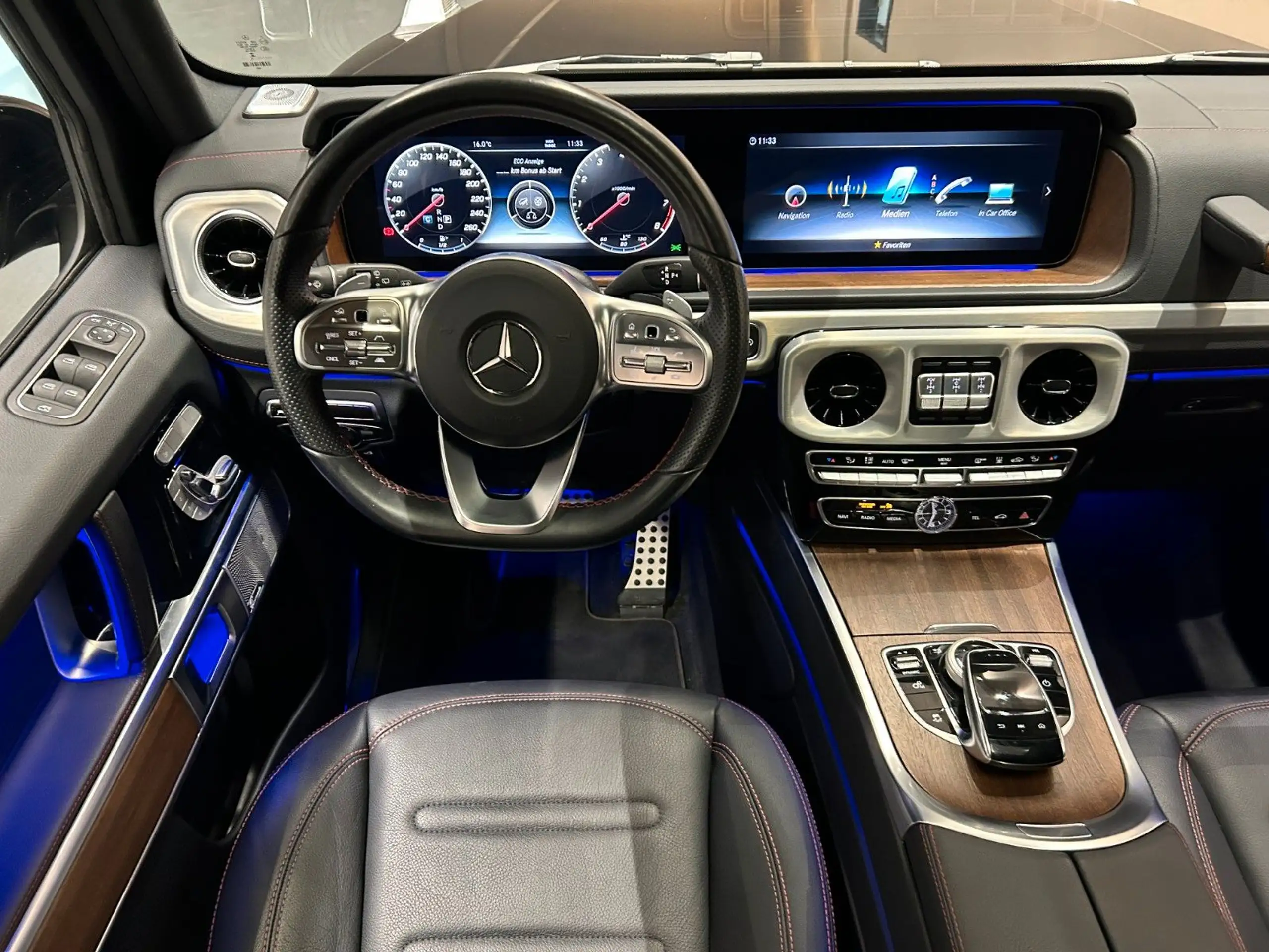 Mercedes-Benz - G 500