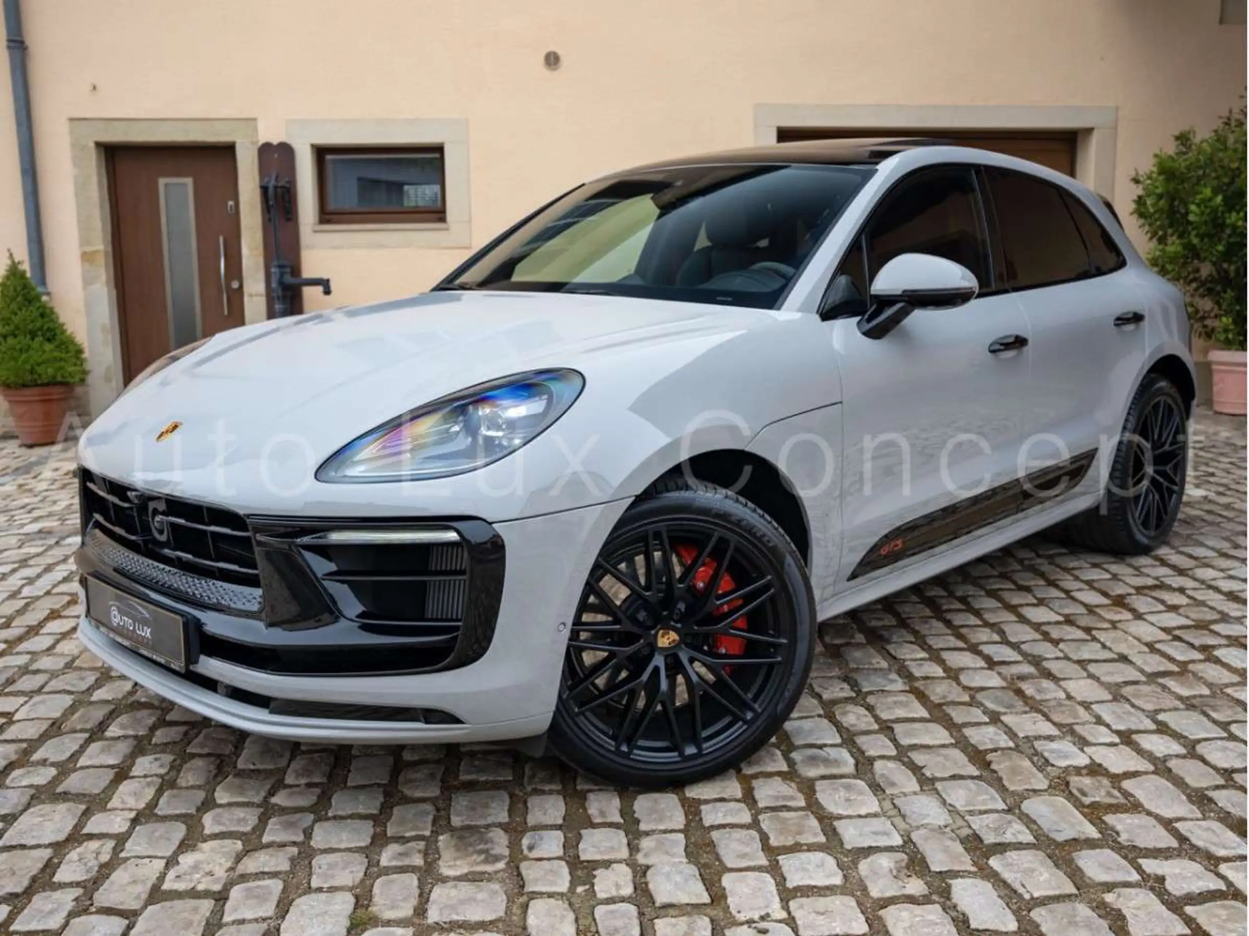 Porsche - Macan