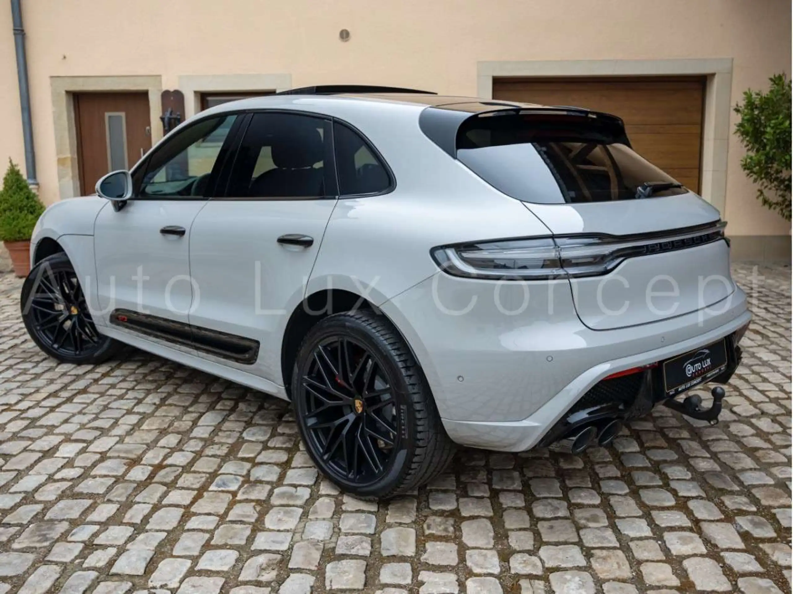 Porsche - Macan