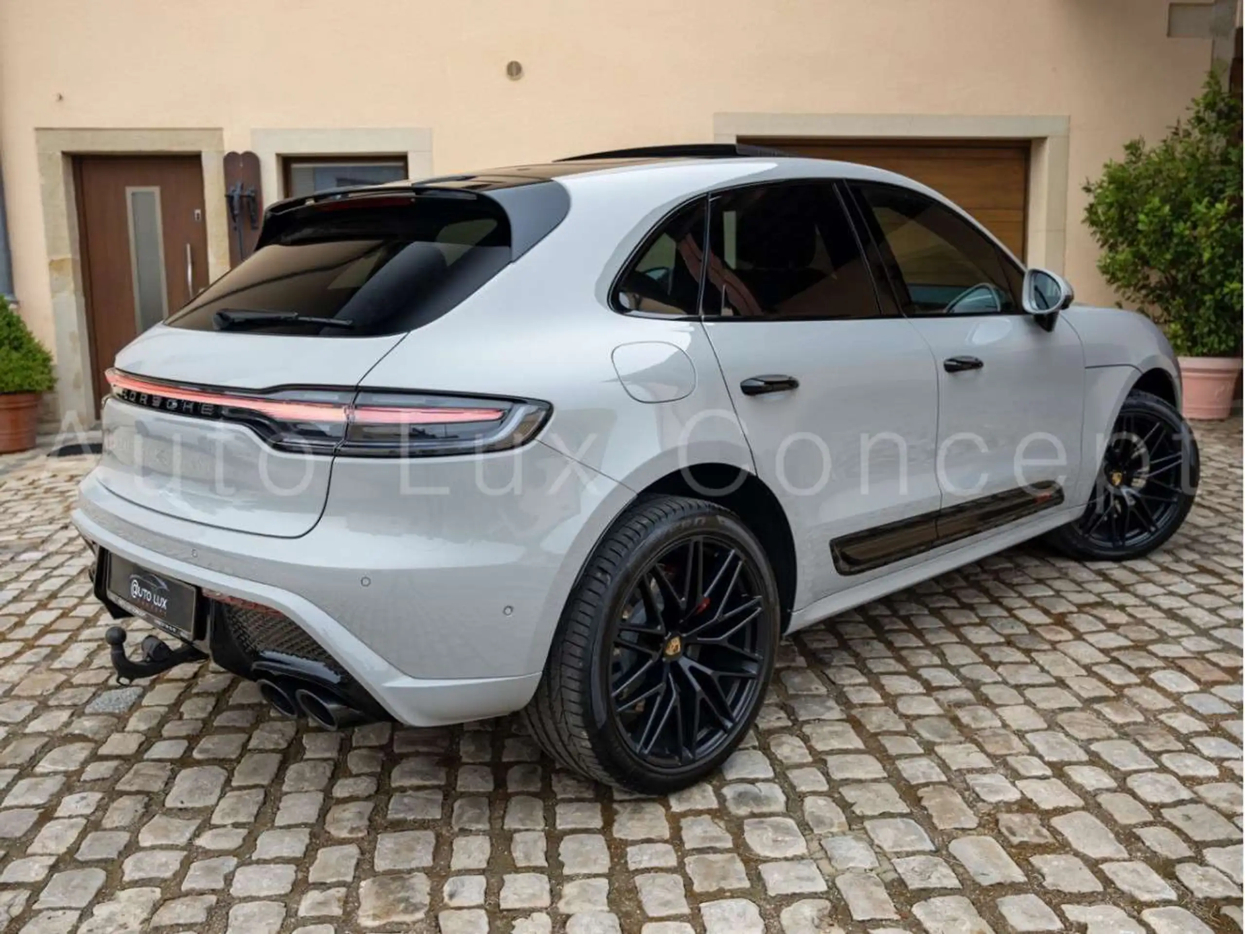 Porsche - Macan