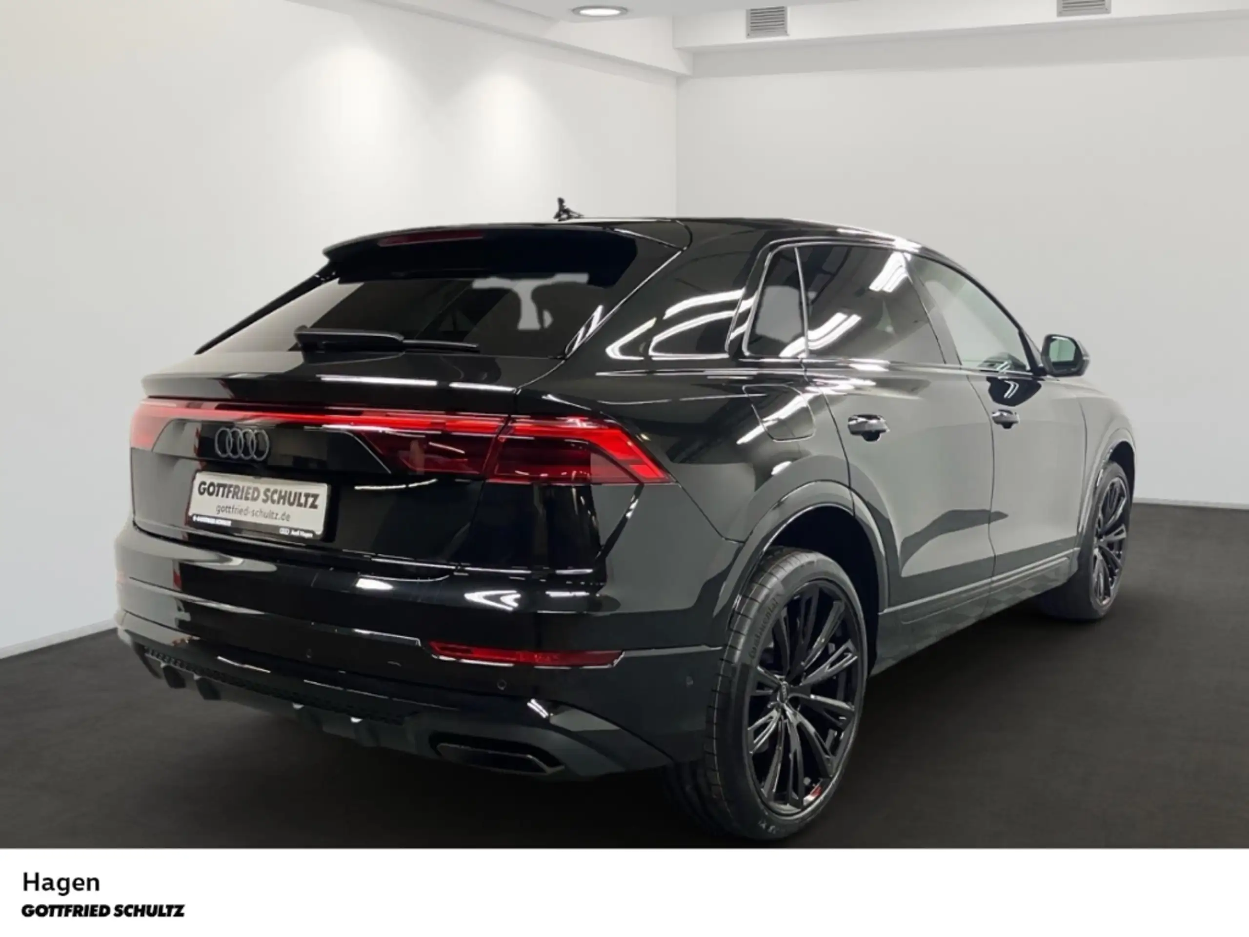 Audi - Q8