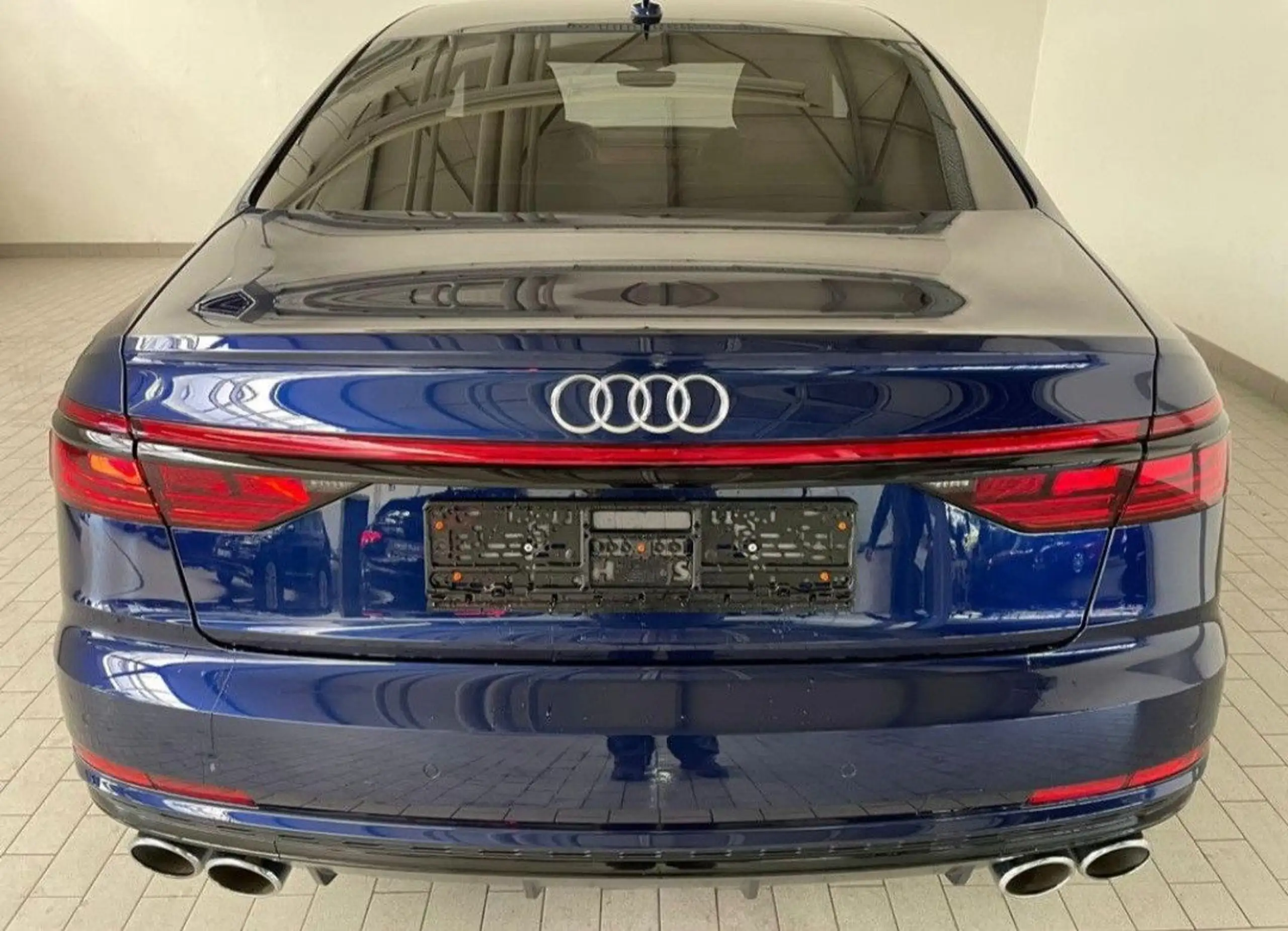 Audi - S8