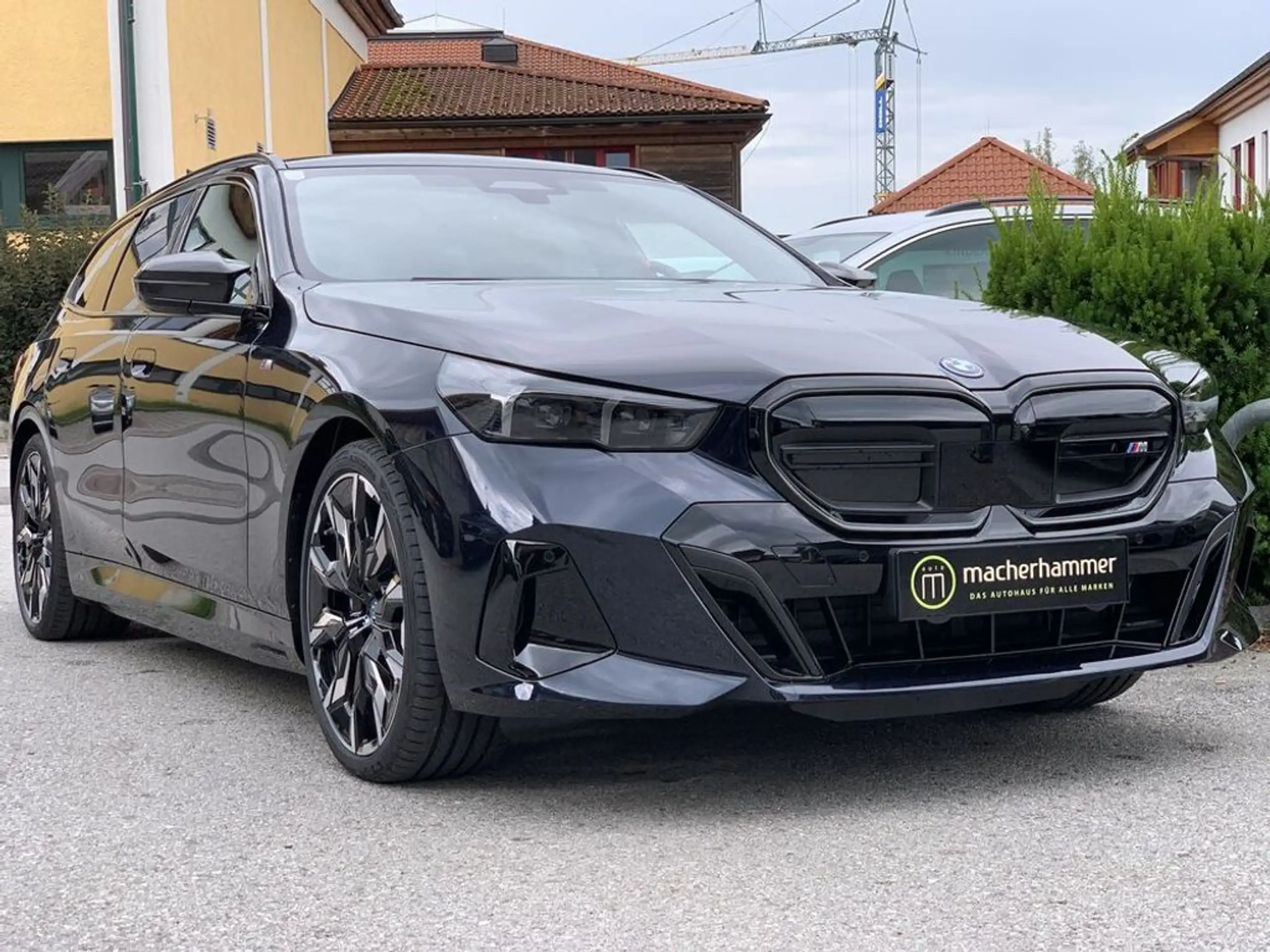 BMW - i5