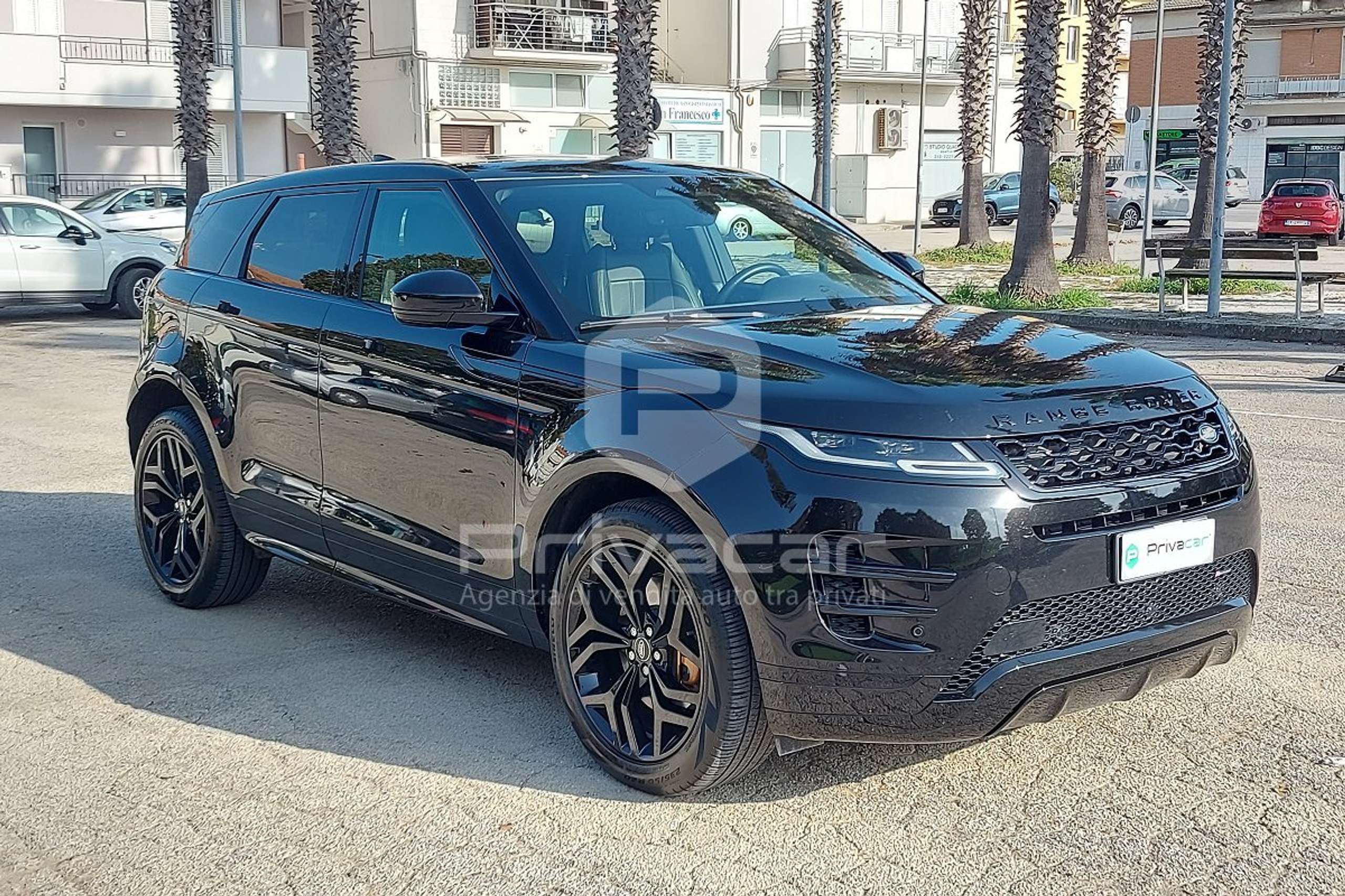 Land Rover - Range Rover Evoque