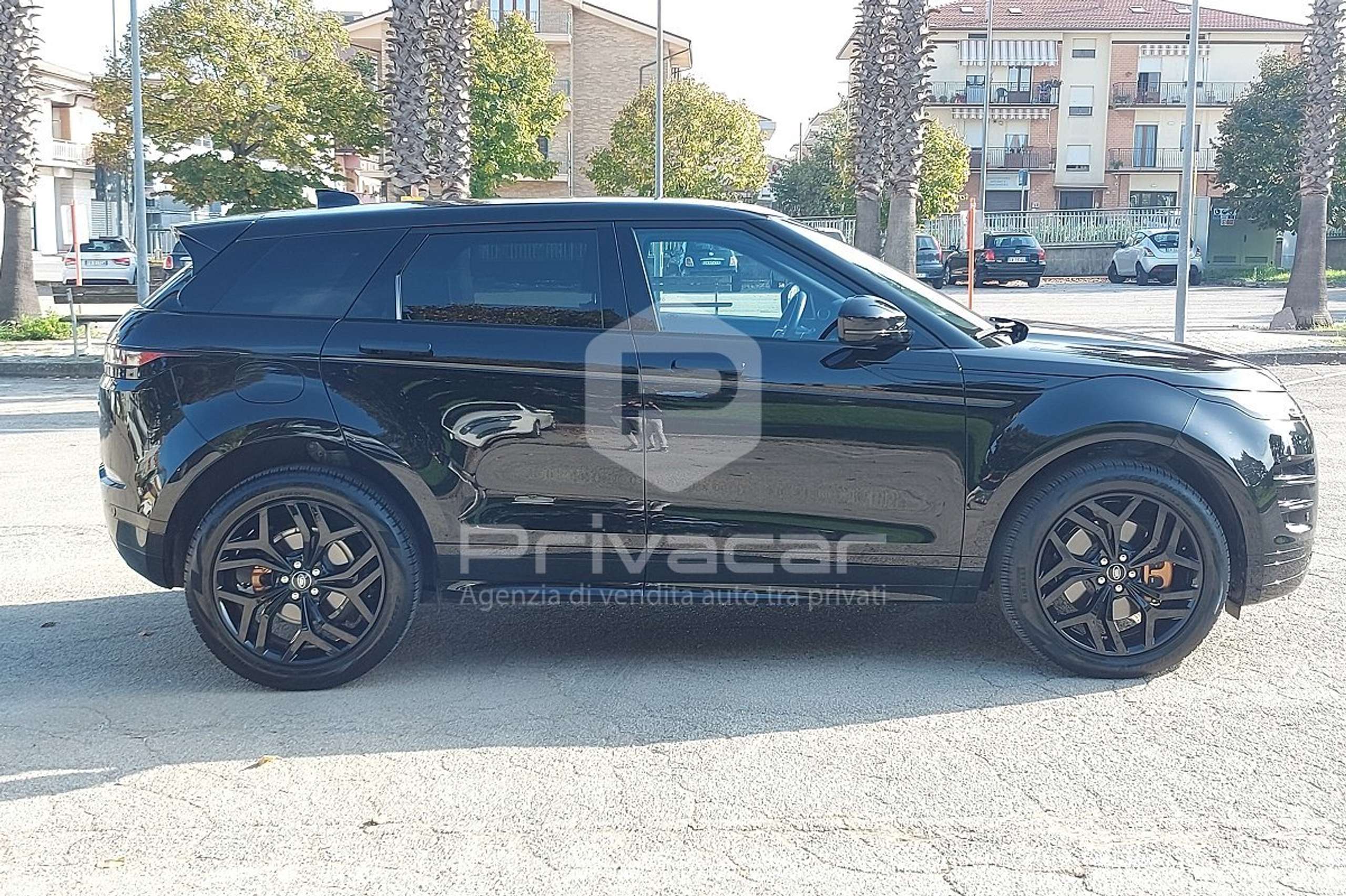 Land Rover - Range Rover Evoque