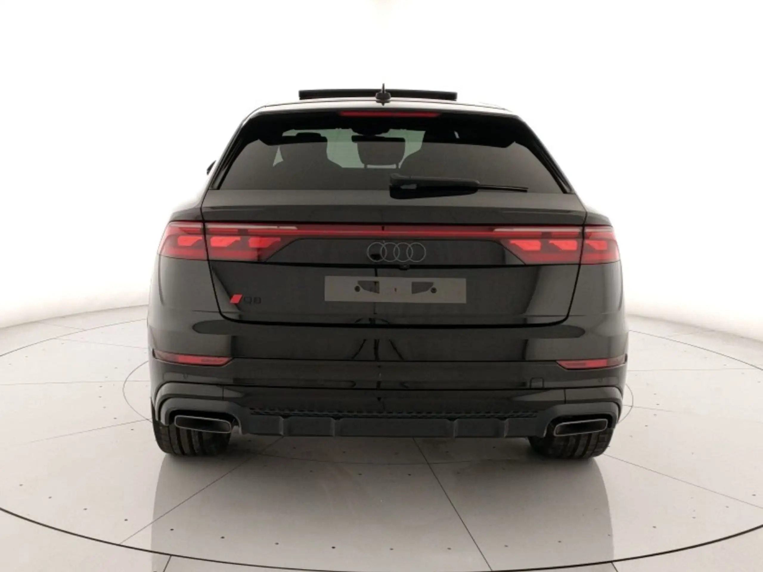 Audi - Q8