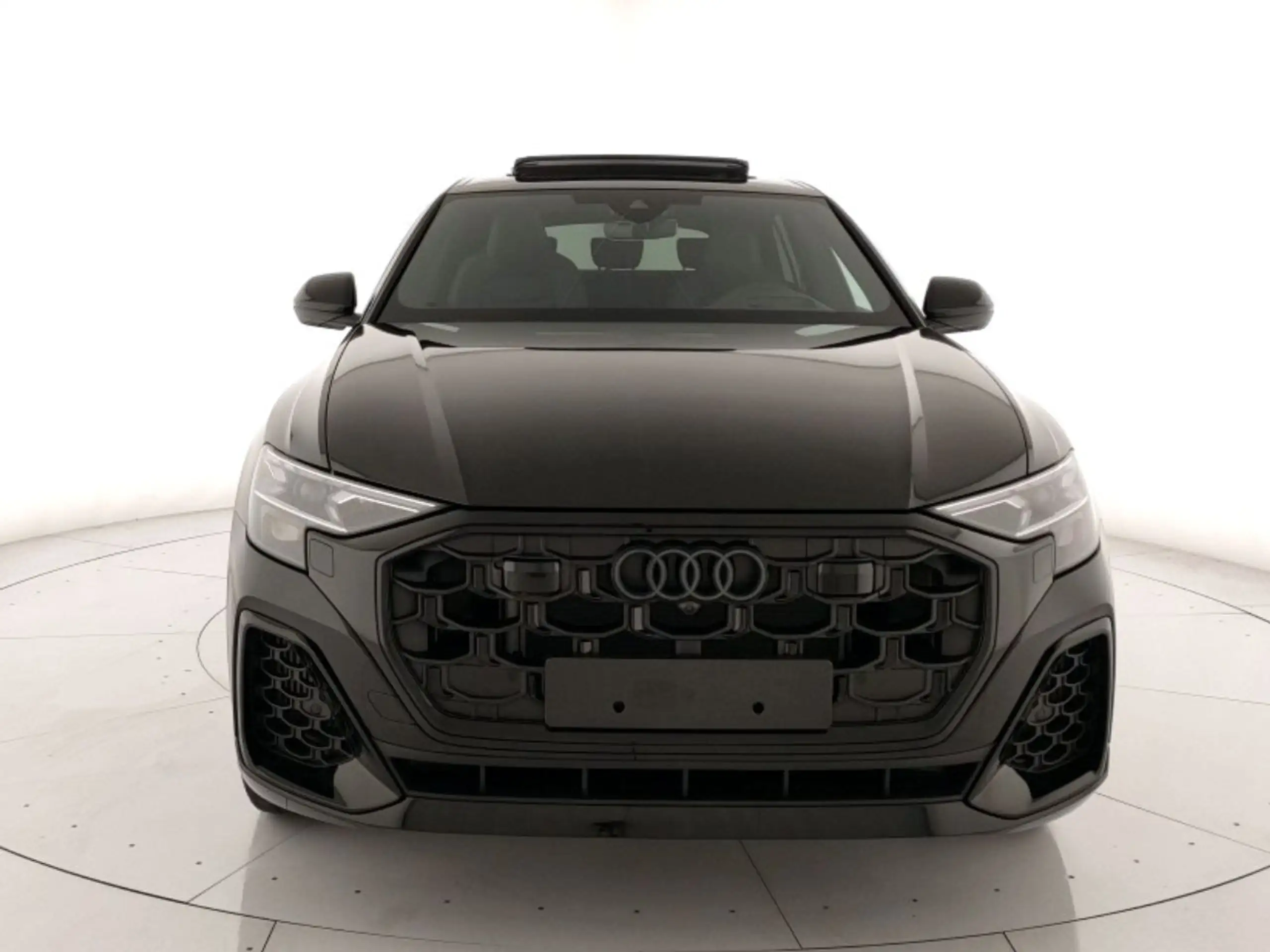 Audi - Q8