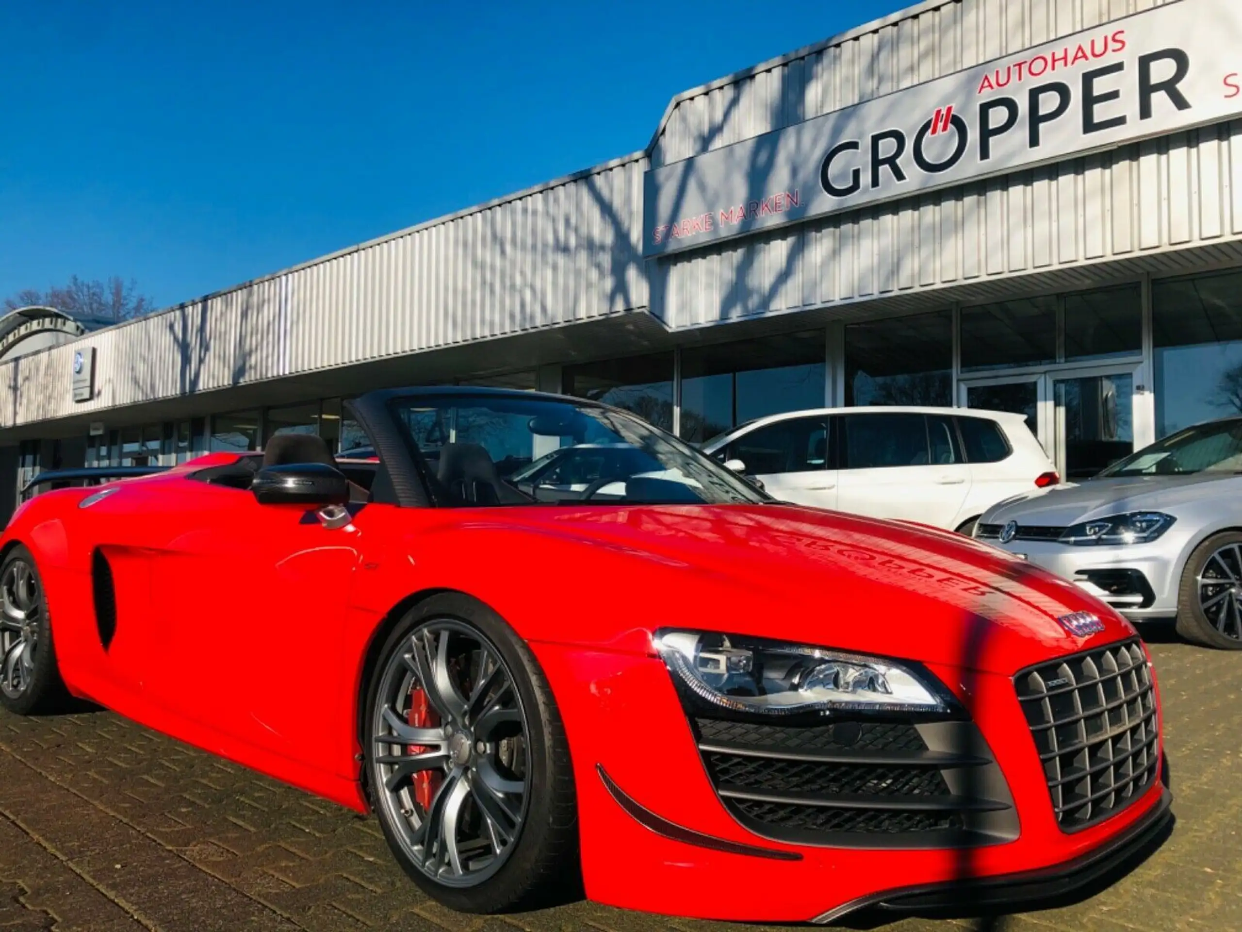 Audi - R8