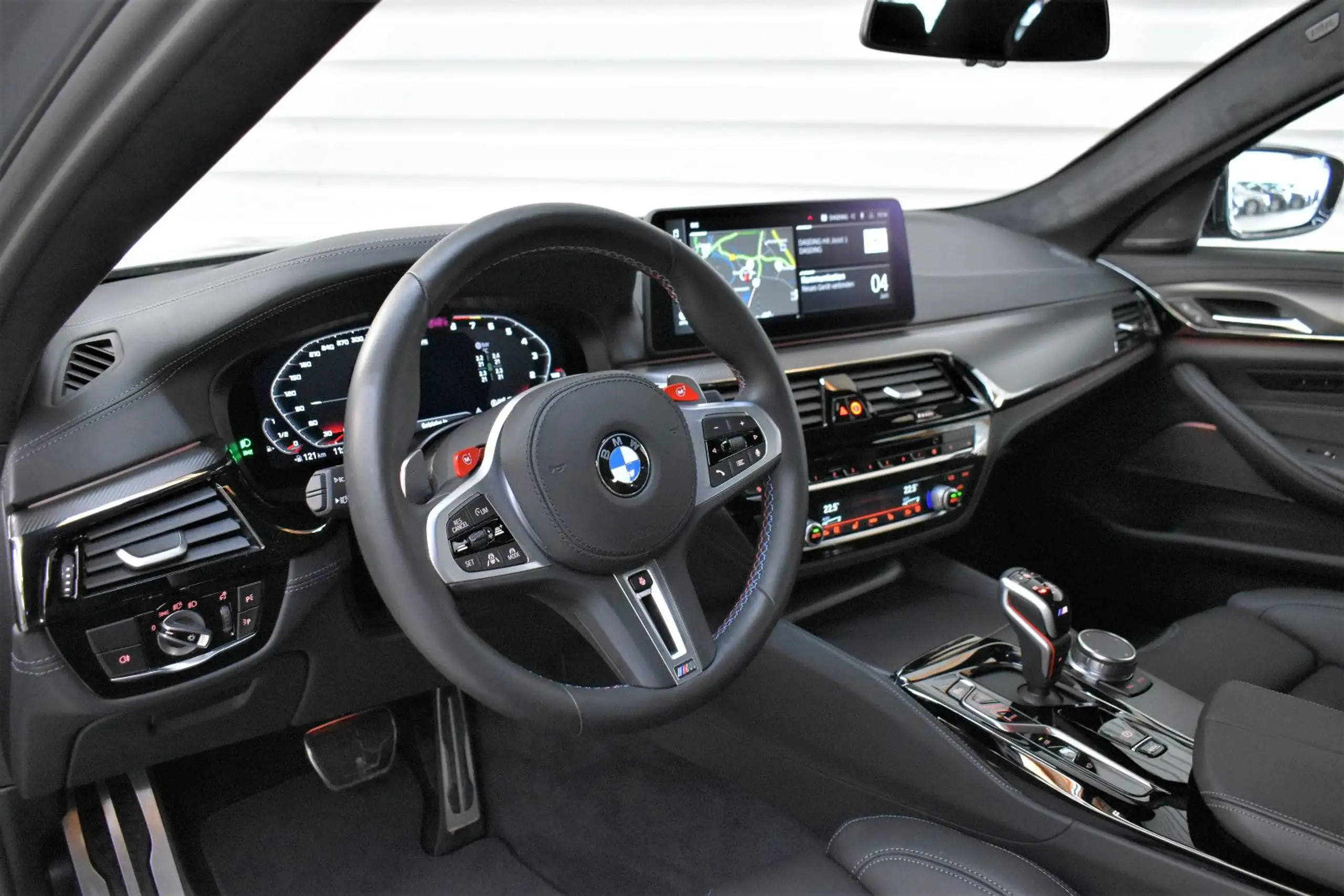 BMW - M5