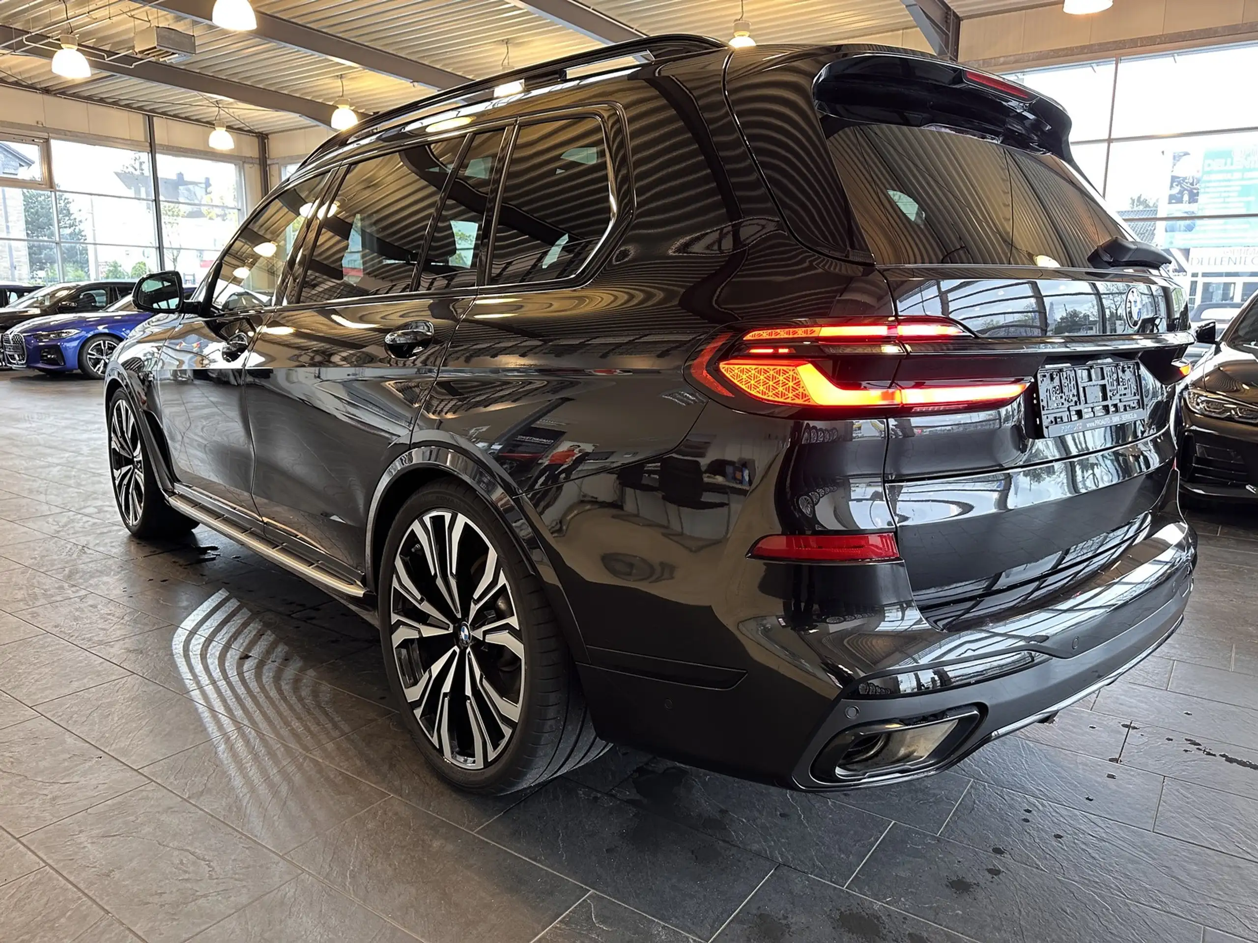 BMW - X7