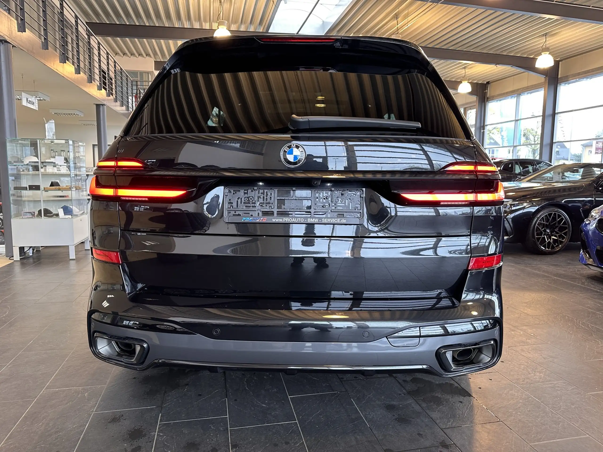 BMW - X7