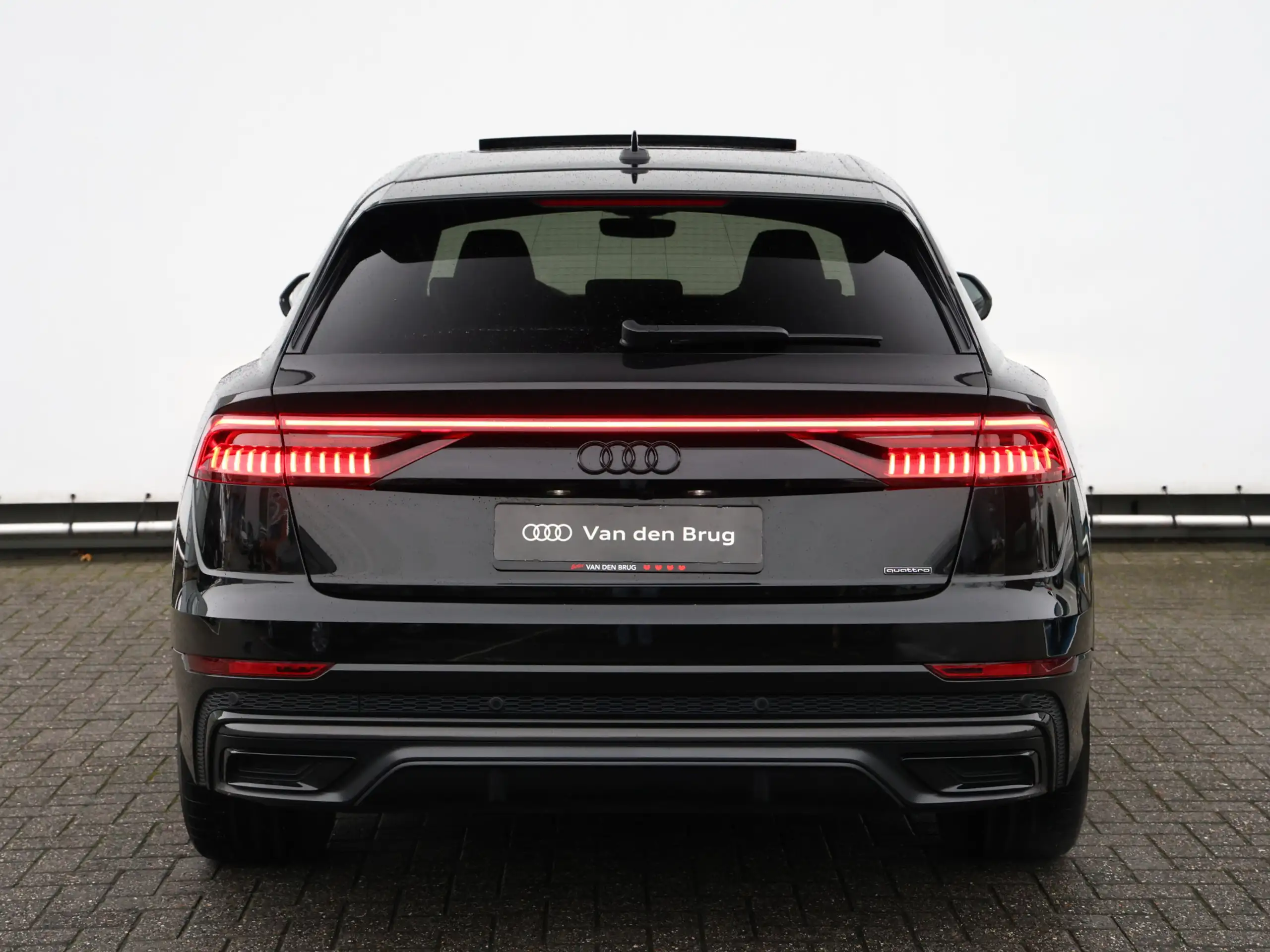 Audi - Q8